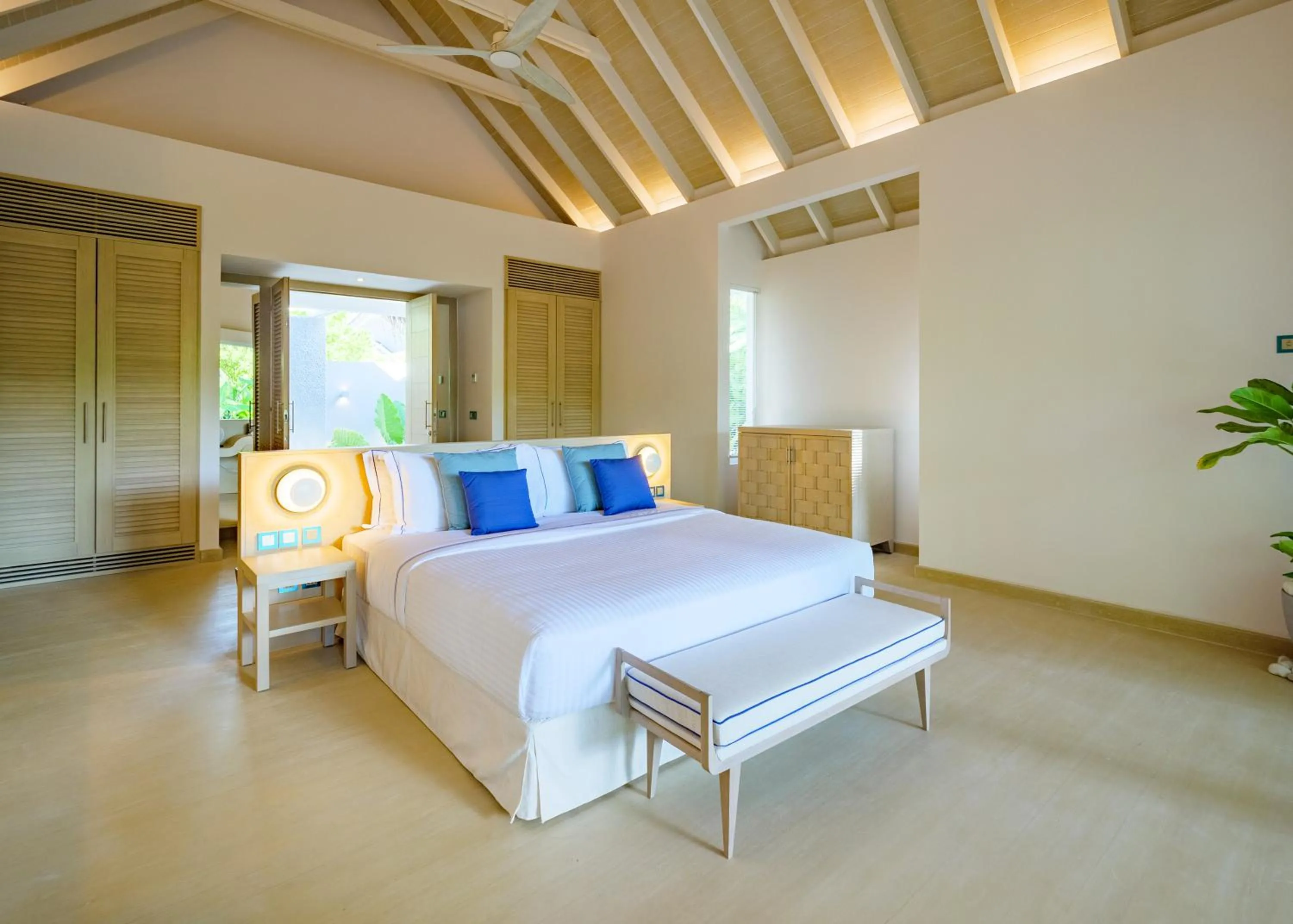 Bed in Baglioni Resort Maldives - Luxury All Inclusive
