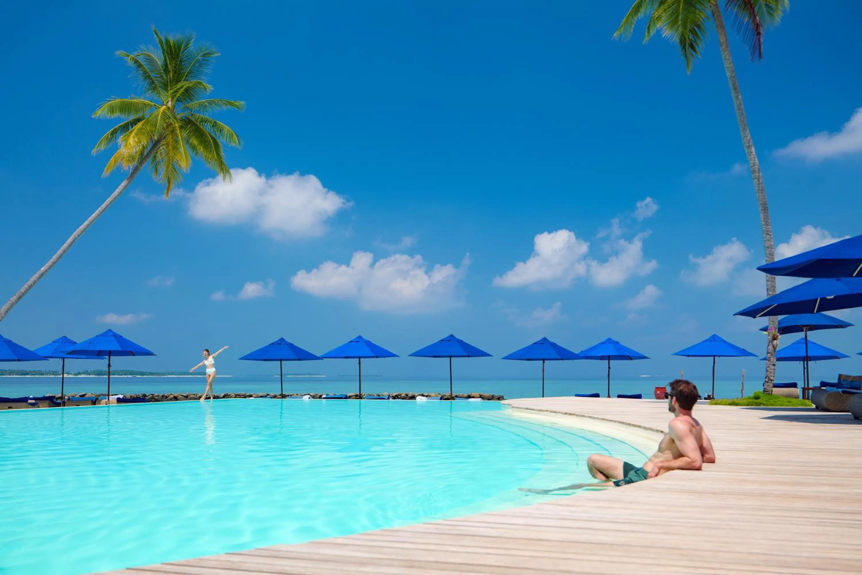 Swimming pool in Baglioni Resort Maldives - Luxury All Inclusive