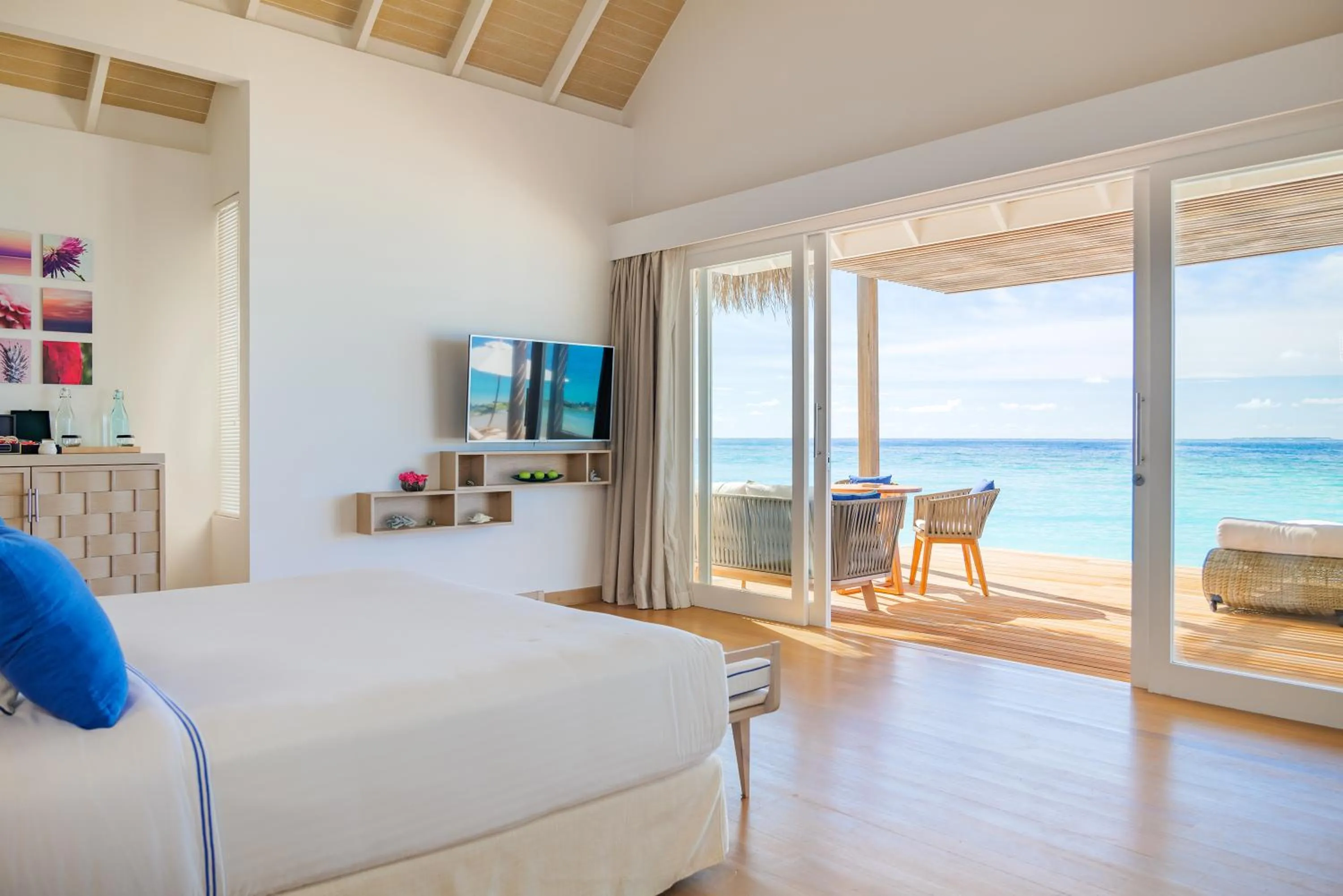 Bed in Baglioni Resort Maldives - Luxury All Inclusive