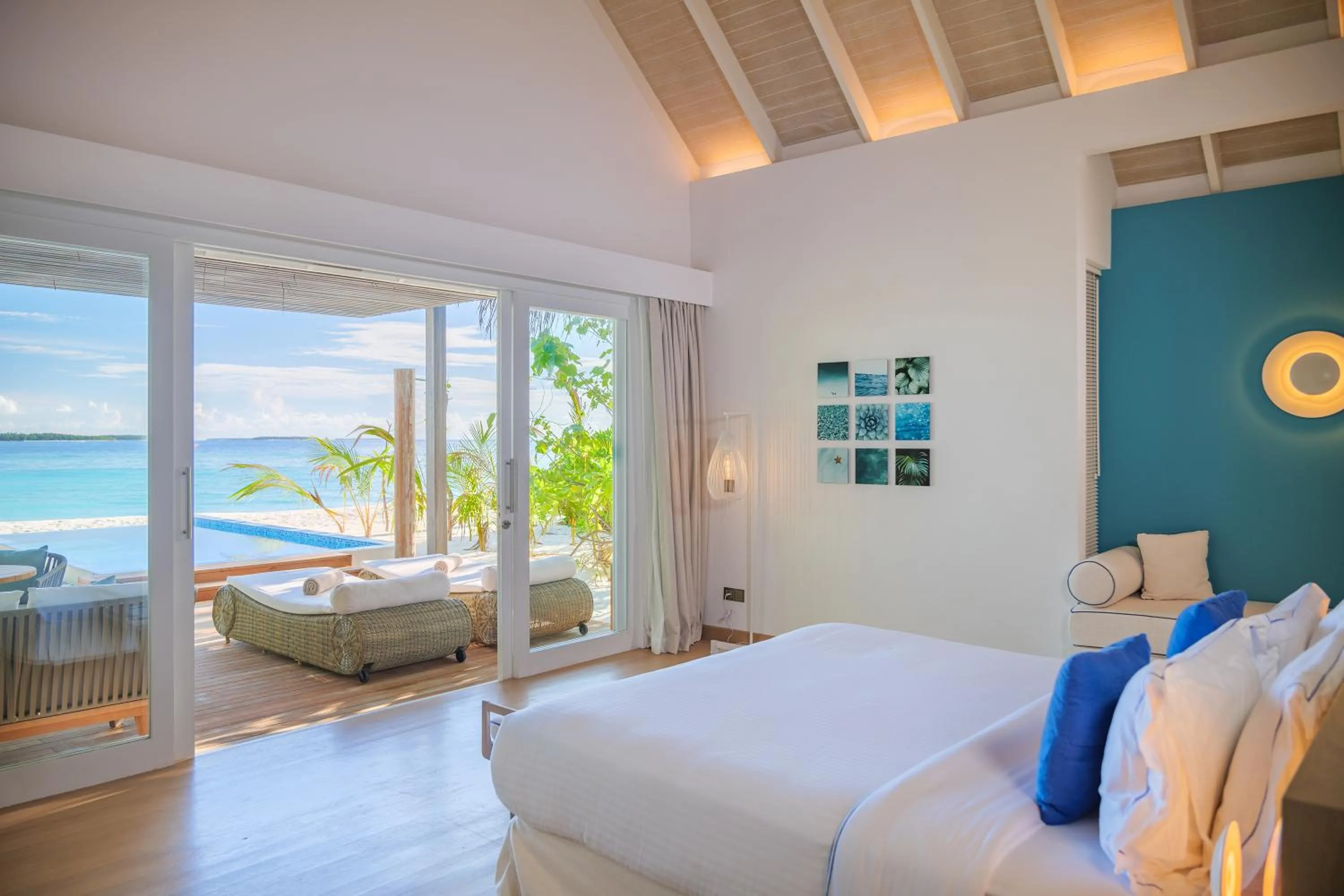 Bedroom, Bed in Baglioni Resort Maldives - Luxury All Inclusive