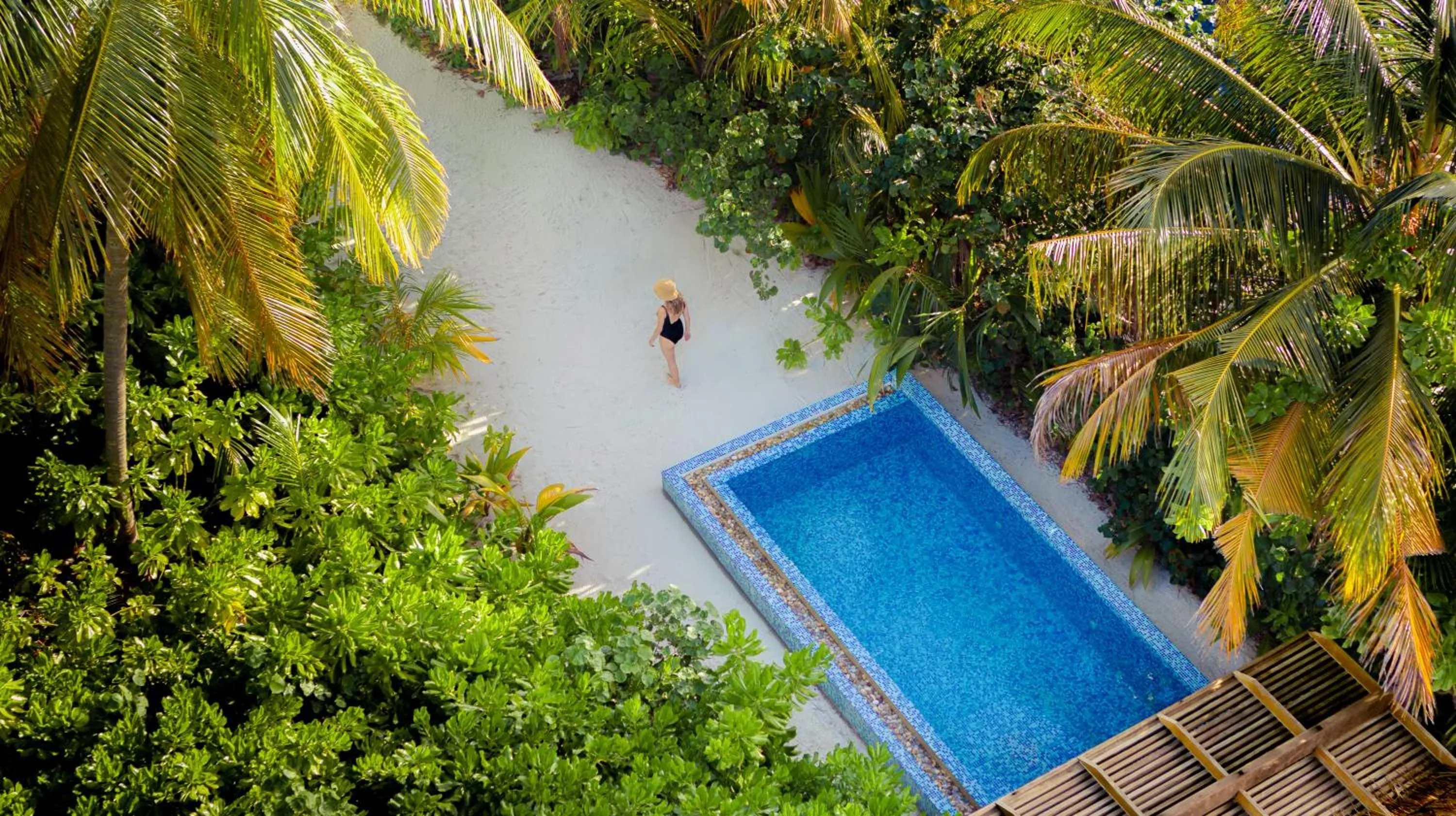 Swimming pool in Baglioni Resort Maldives - Luxury All Inclusive