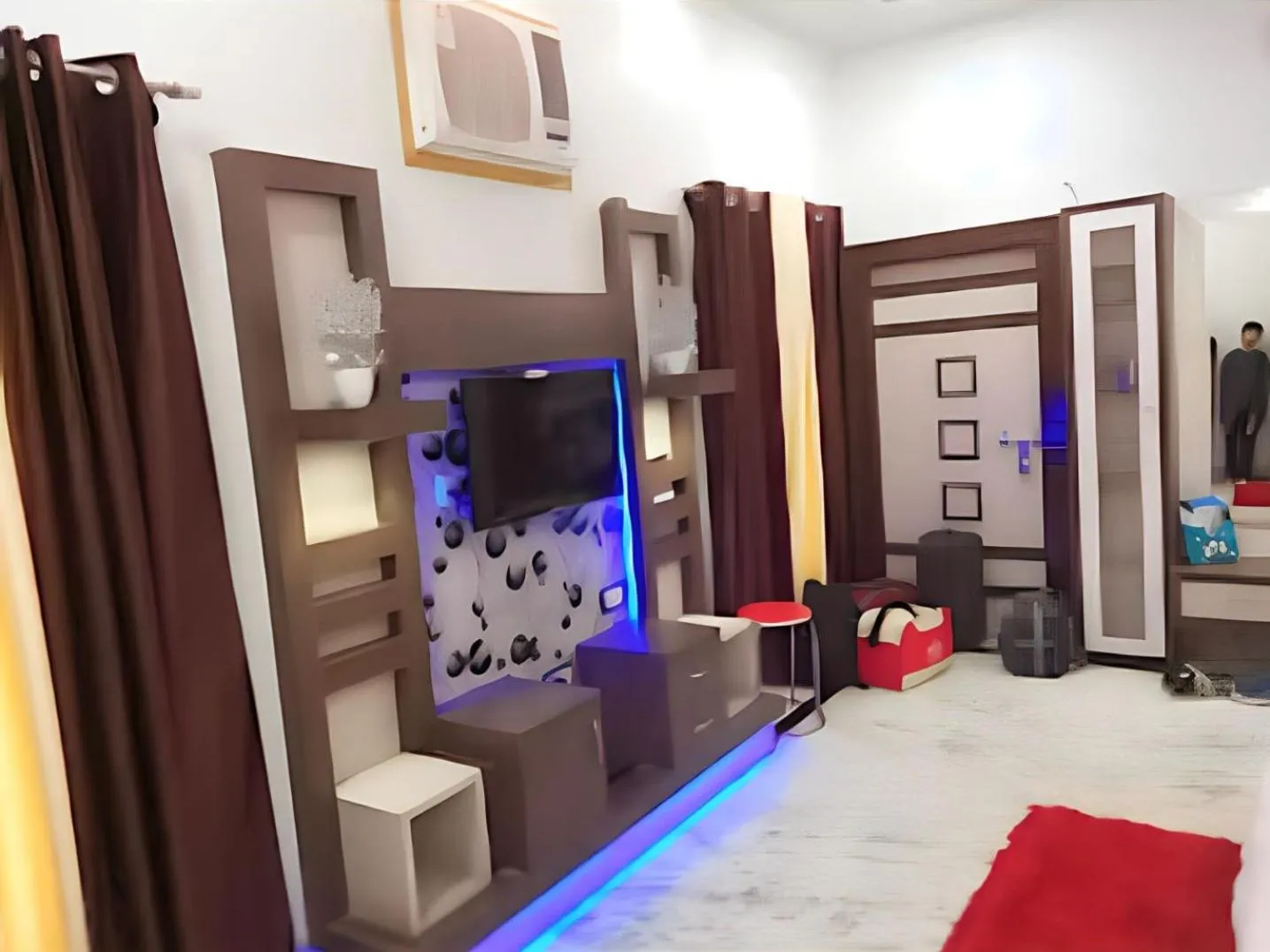 Taj Square A luxurious family homestay