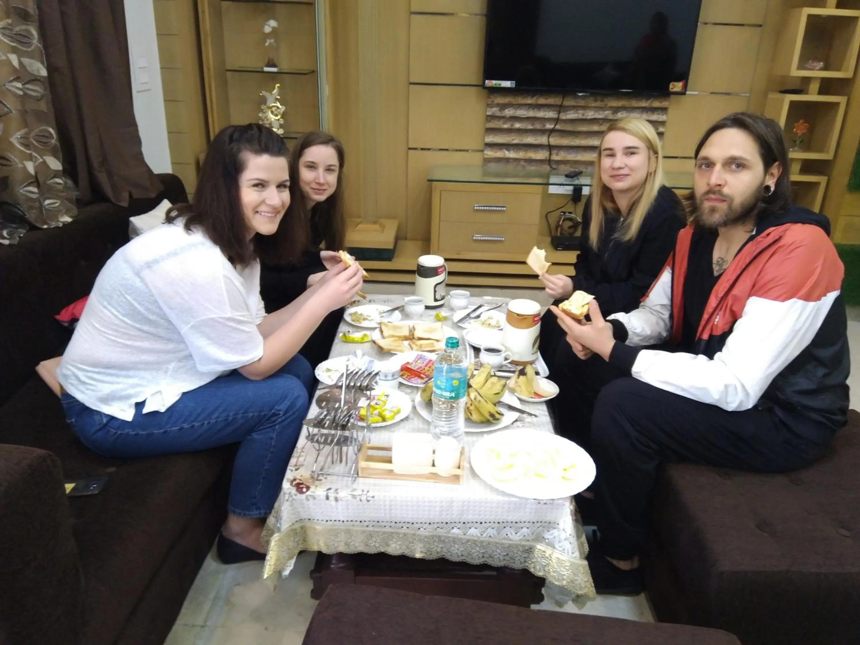 Restaurant/places to eat in Taj Square A luxurious family homestay