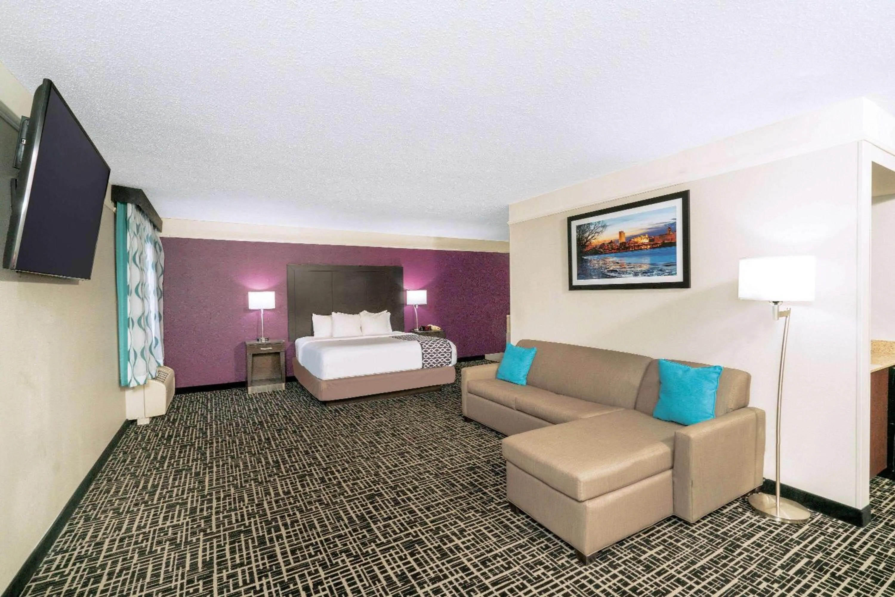 Bed in La Quinta by Wyndham Latham Albany Airport