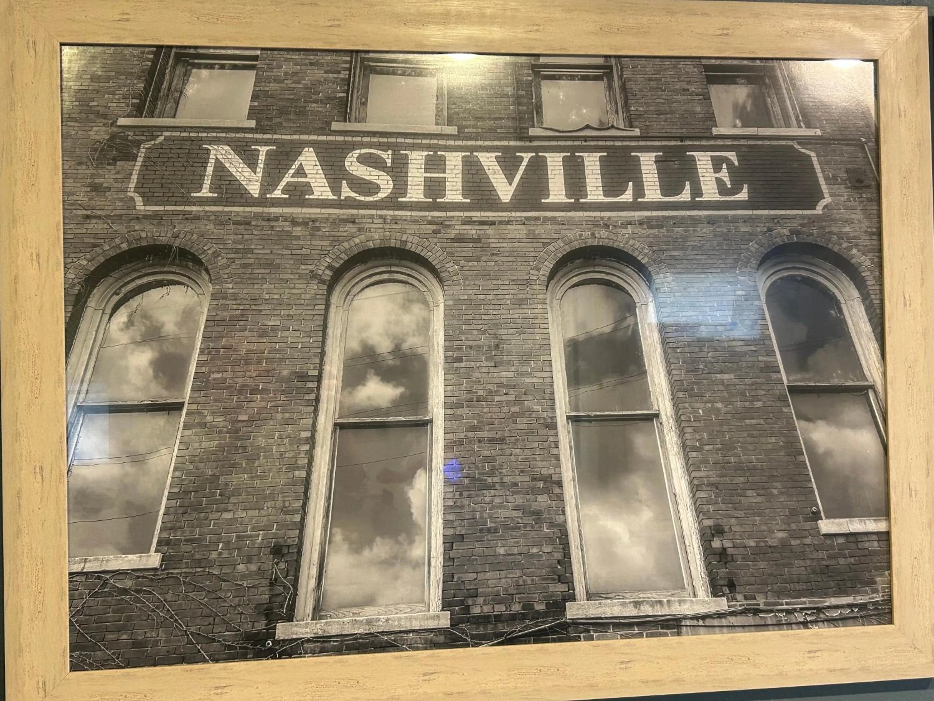 Decorative detail in WoodSpring Suites Nashville near Rivergate