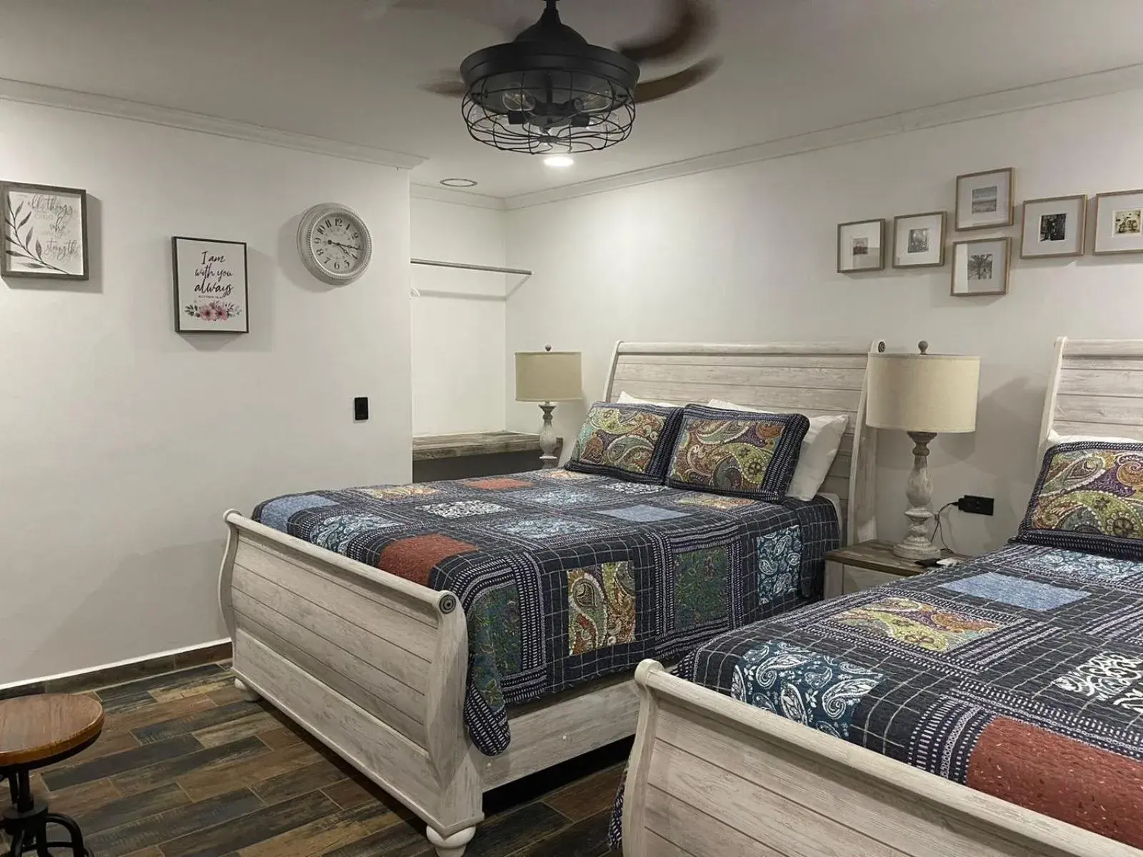 Queen Room with Two Queen Beds - single occupancy in Refugio de la Montaña B&B Queen Room with Two Queen Beds - single occupancy in Refugio de la Montaña B&B