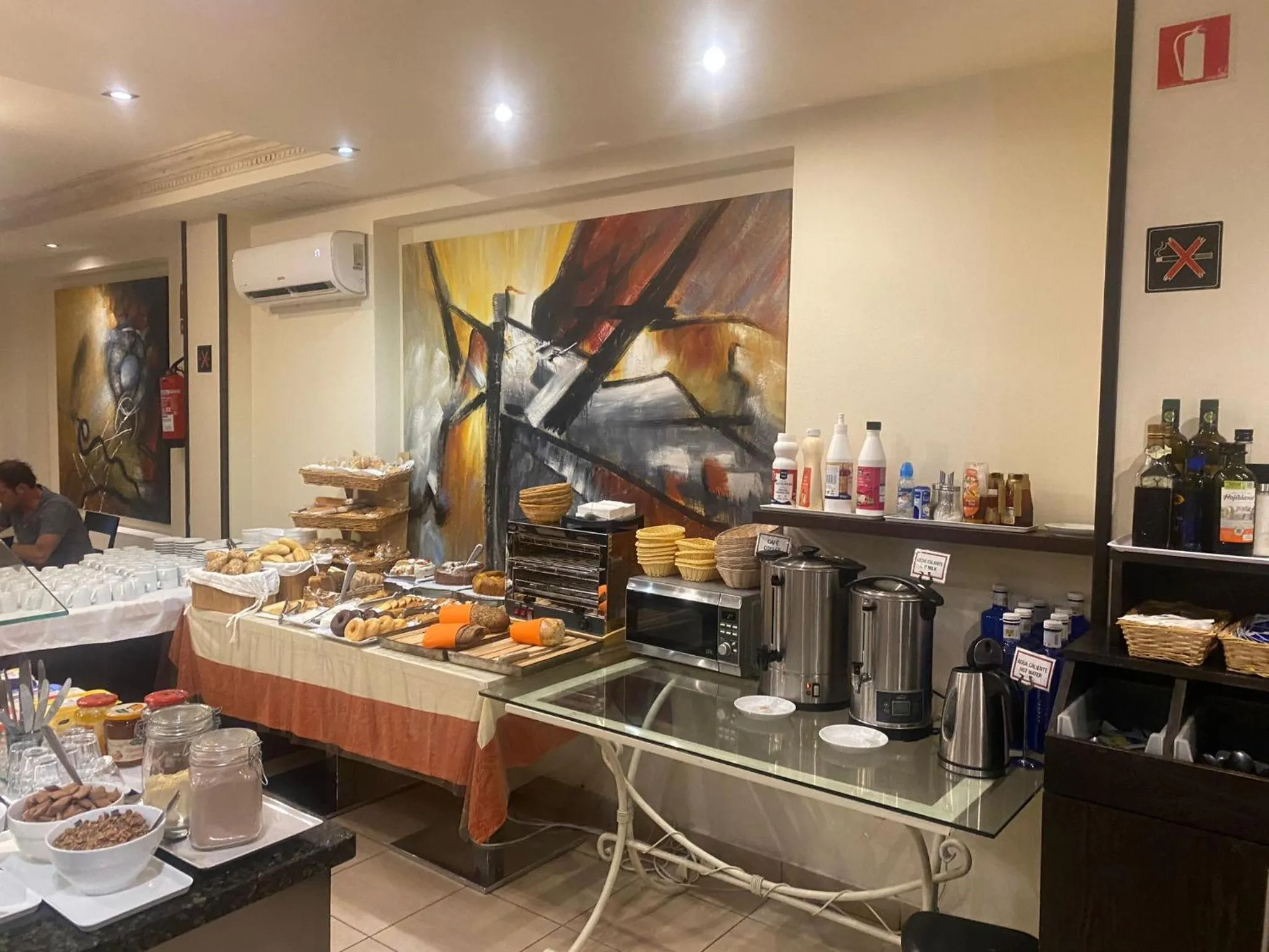 Breakfast in Hotel La Aldea Suites