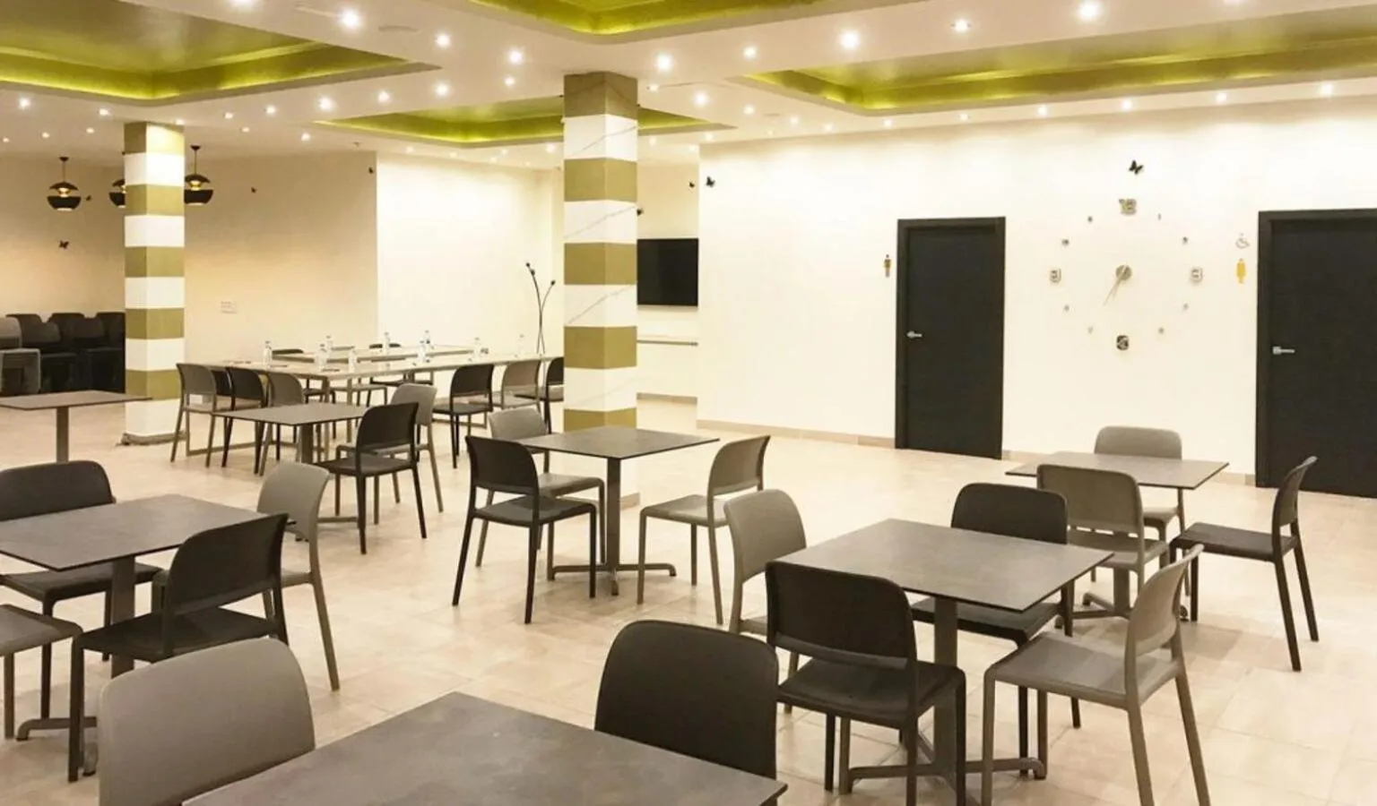 Meeting/conference room in Hotel La Aldea Suites