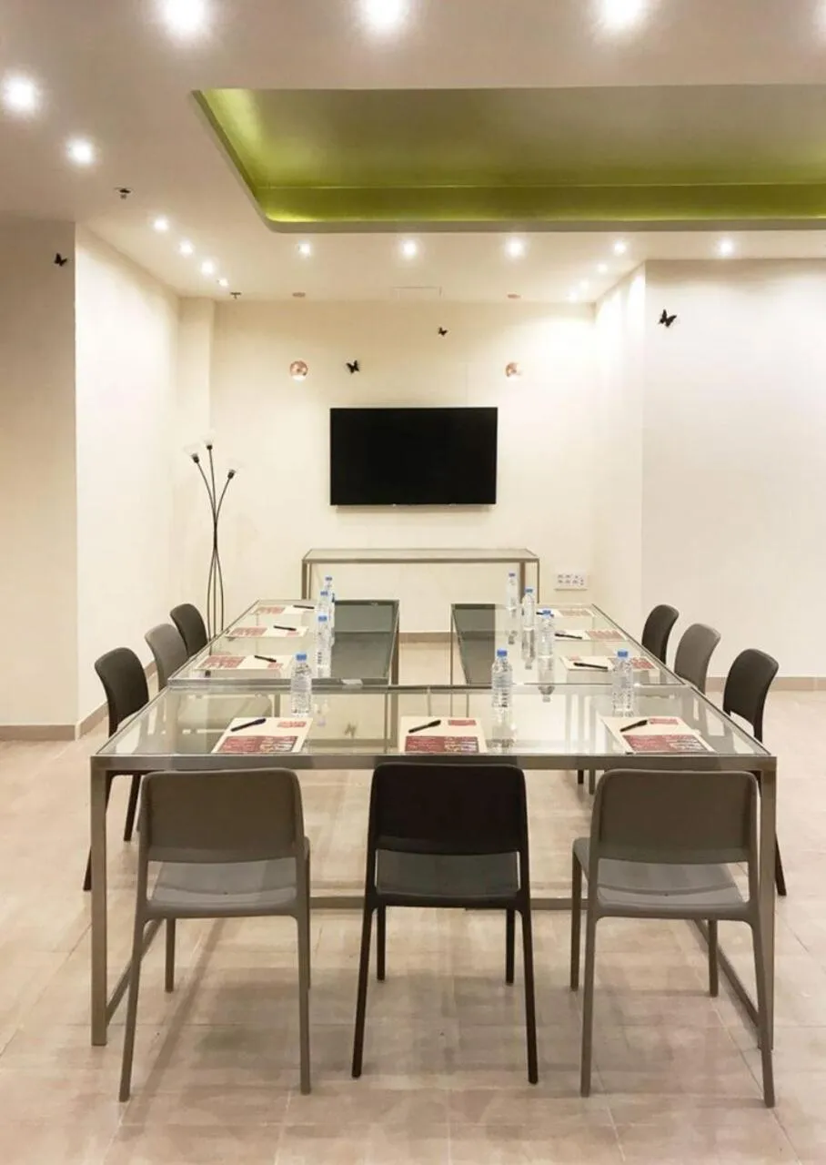 Meeting/conference room in Hotel La Aldea Suites