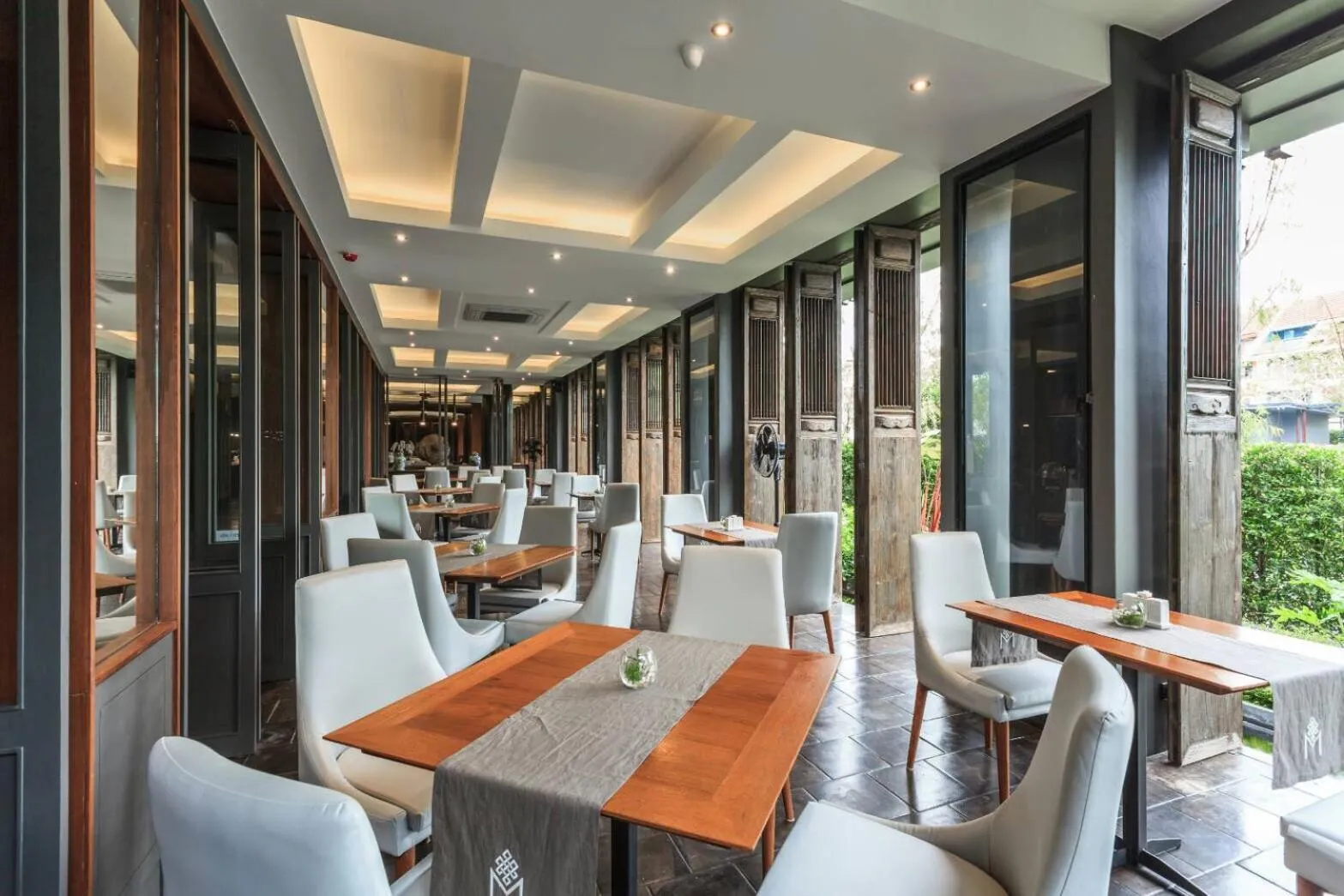 Restaurant/places to eat in Marine Beach Hotel Pattaya - SHA Plus