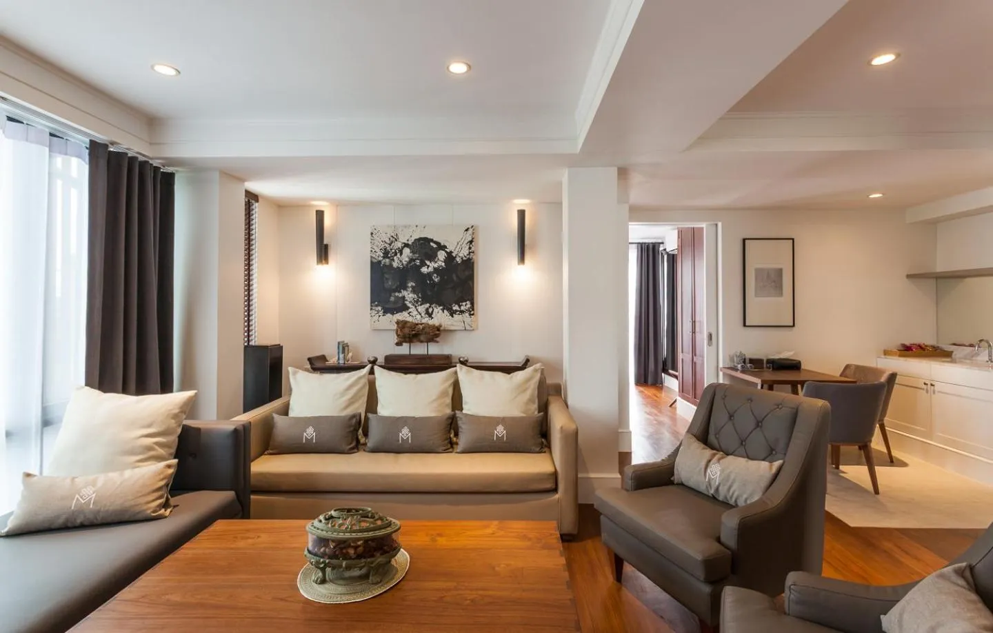 Living room in Marine Beach Hotel Pattaya - SHA Plus