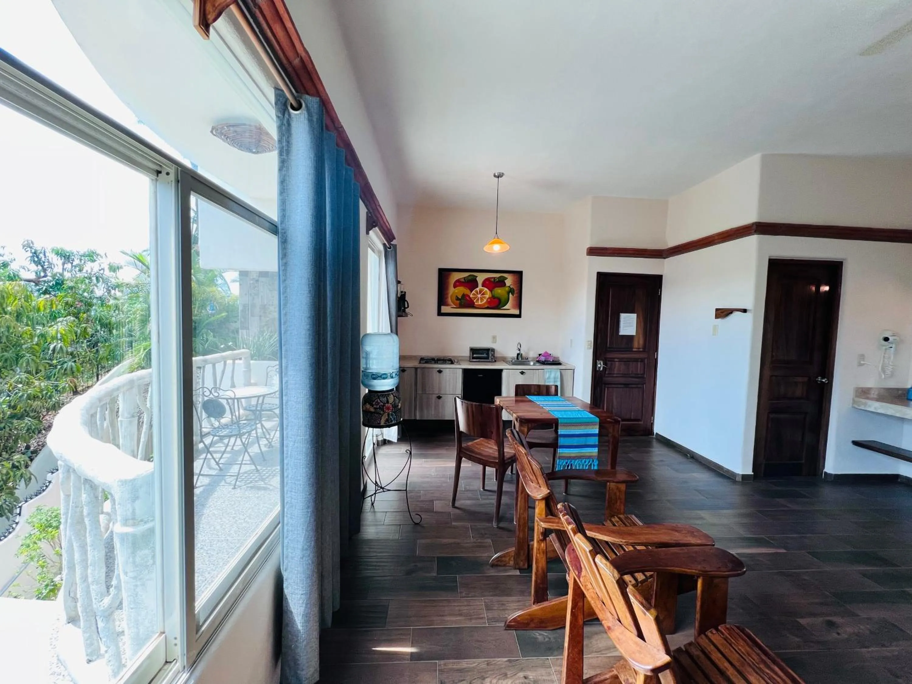 Photo of the whole room in Villa Los Corales