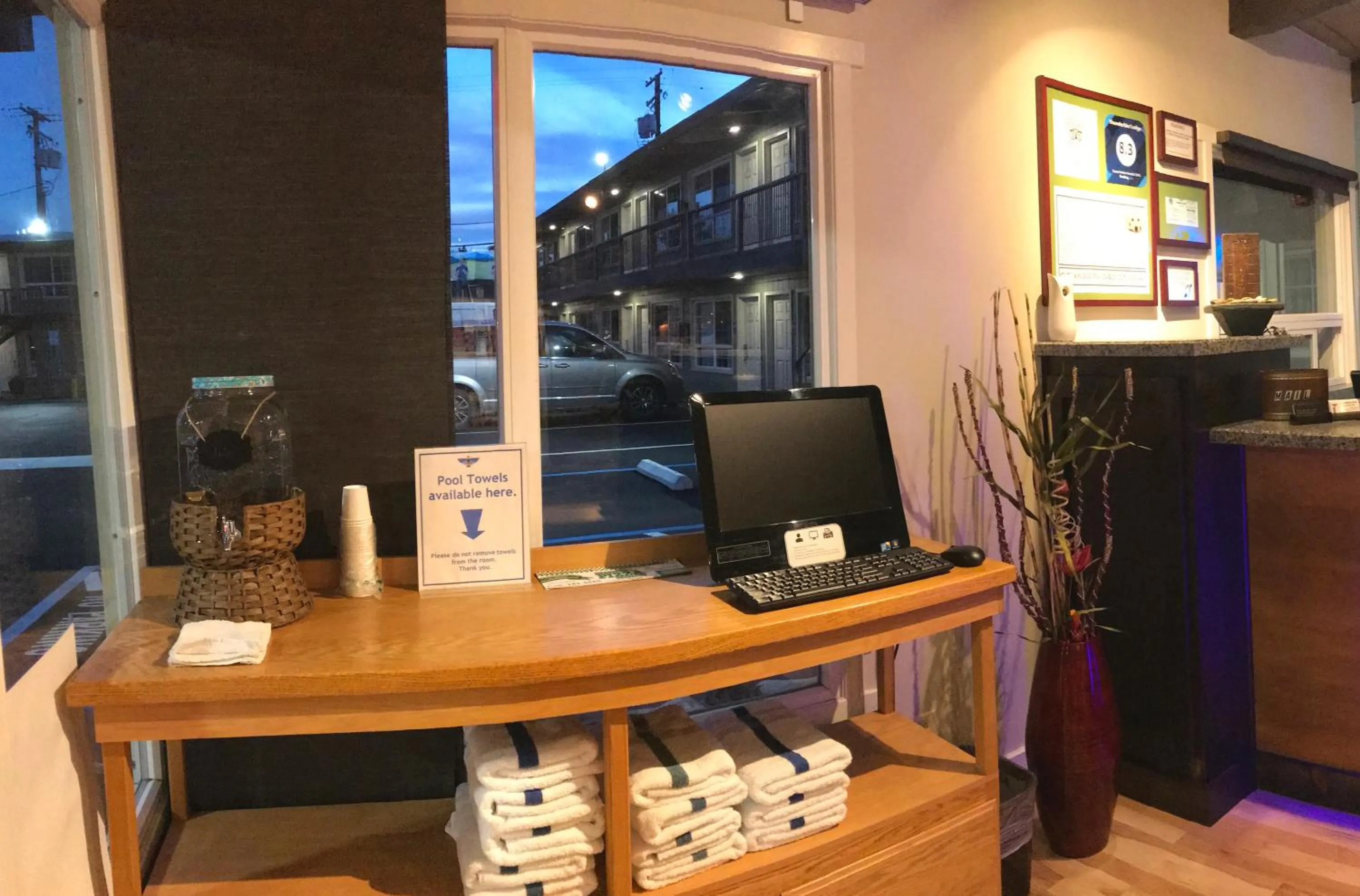 Business facilities in Thunderbird Lodge