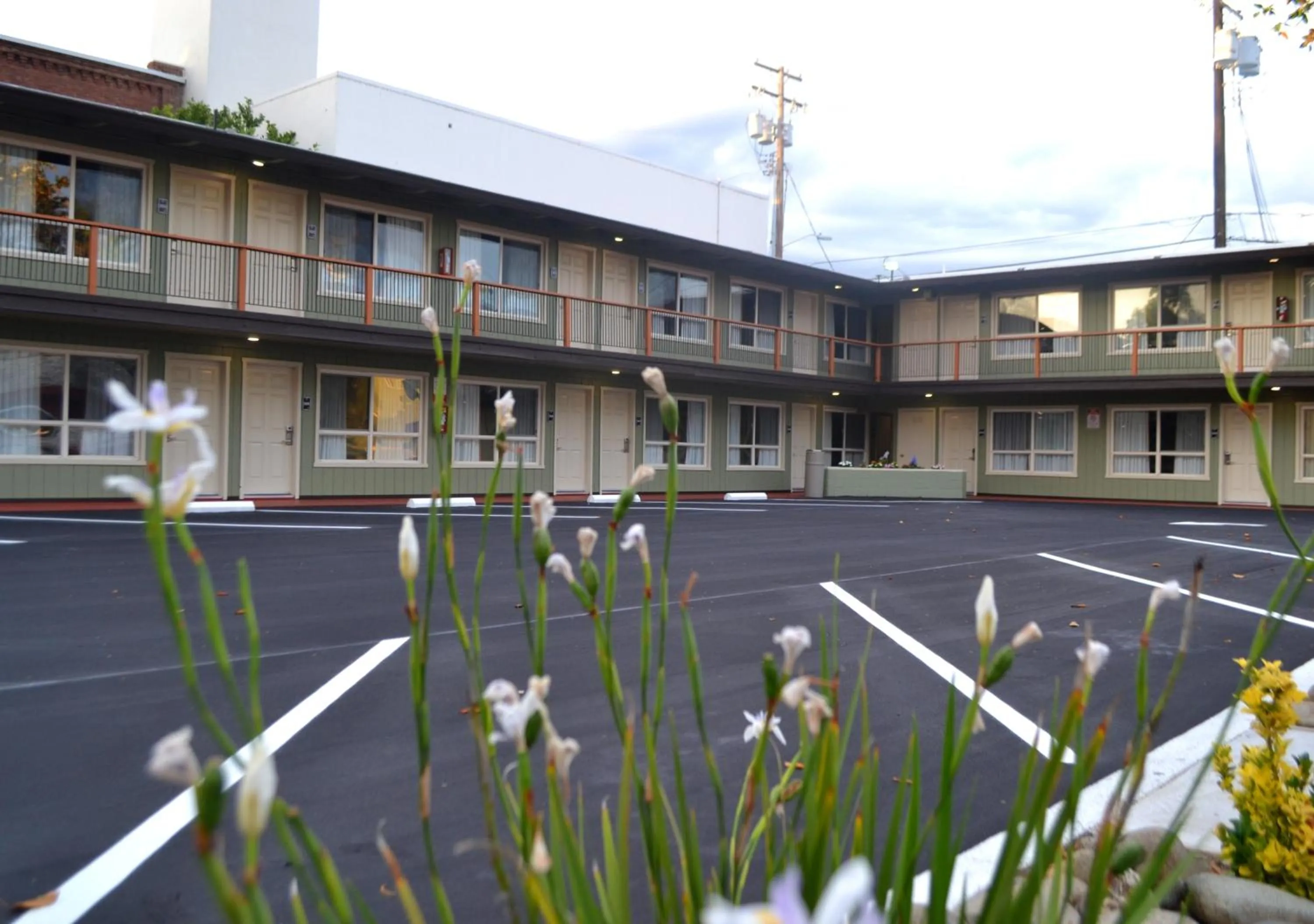 Property building in Thunderbird Lodge