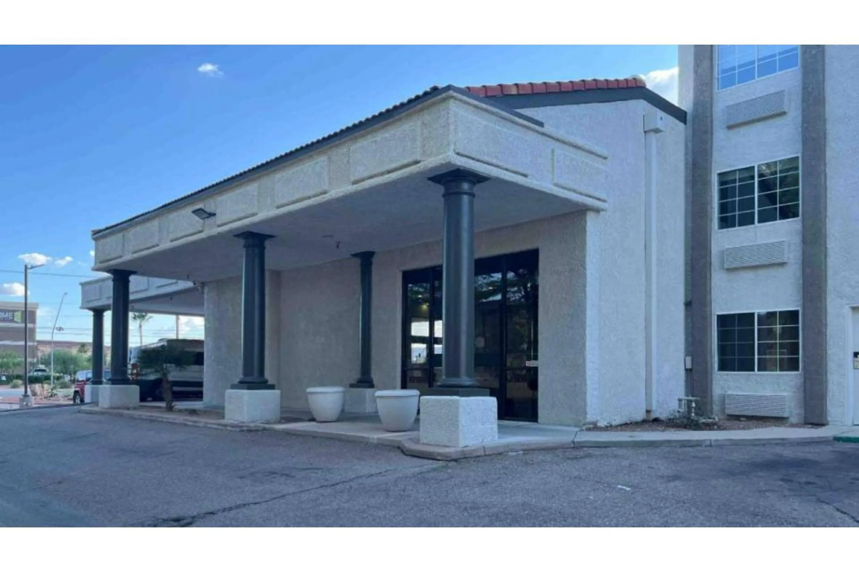 Property building in Motel 6 Tucson, AZ Airport Kino Sports Complex