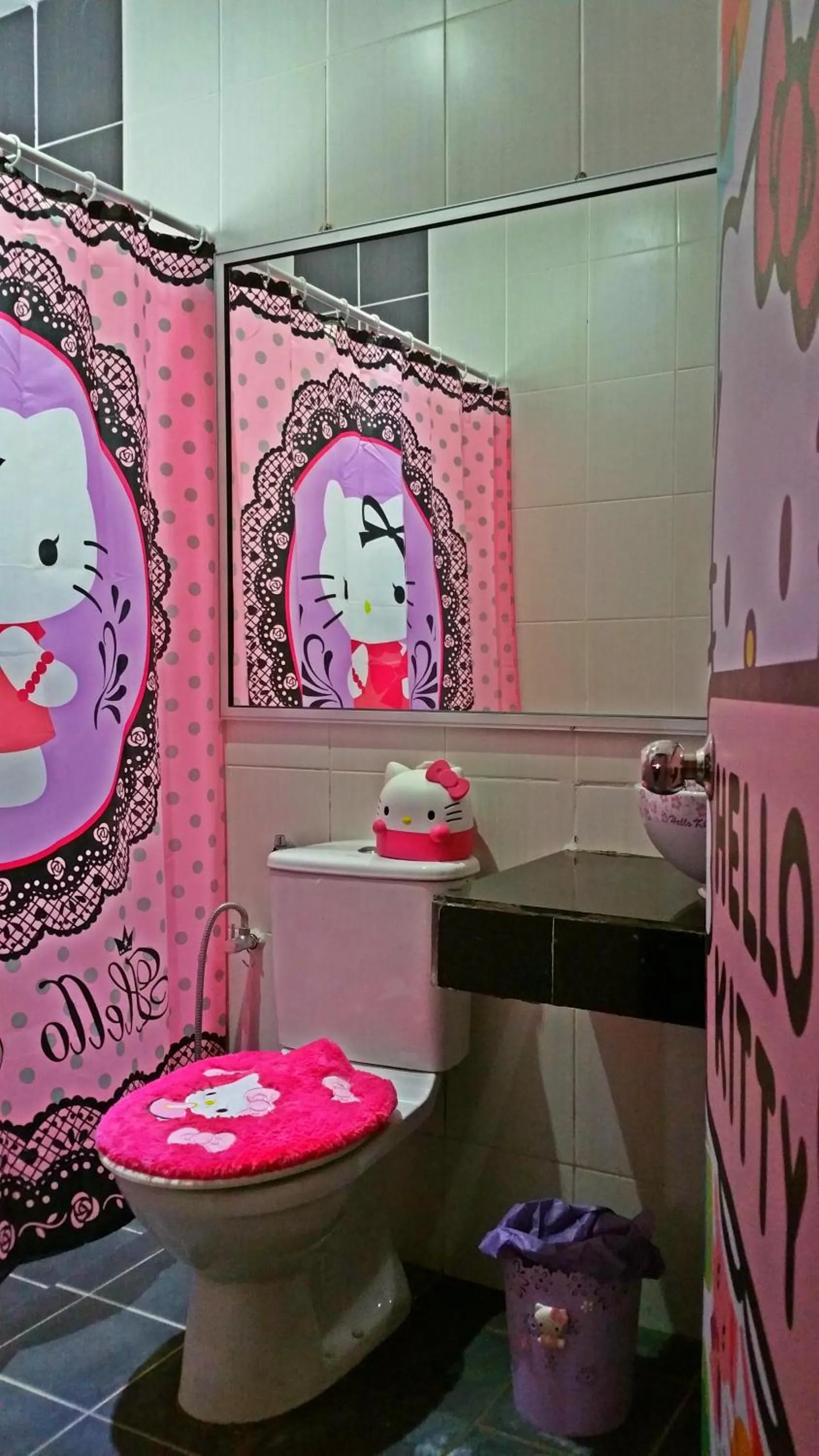 Bathroom in Hello Kitty Signature Suite