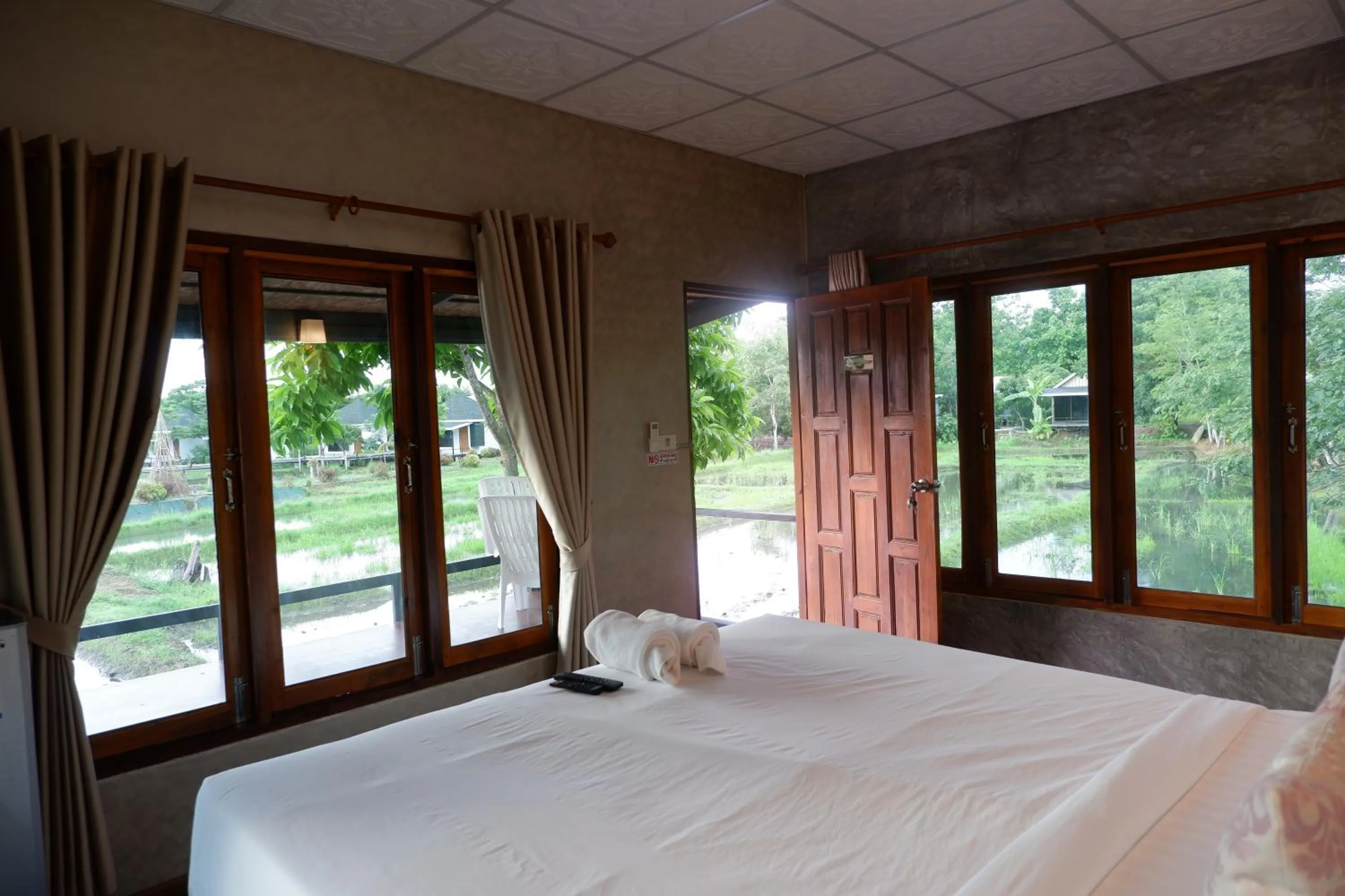 Bed in Nok Chan Mee Na