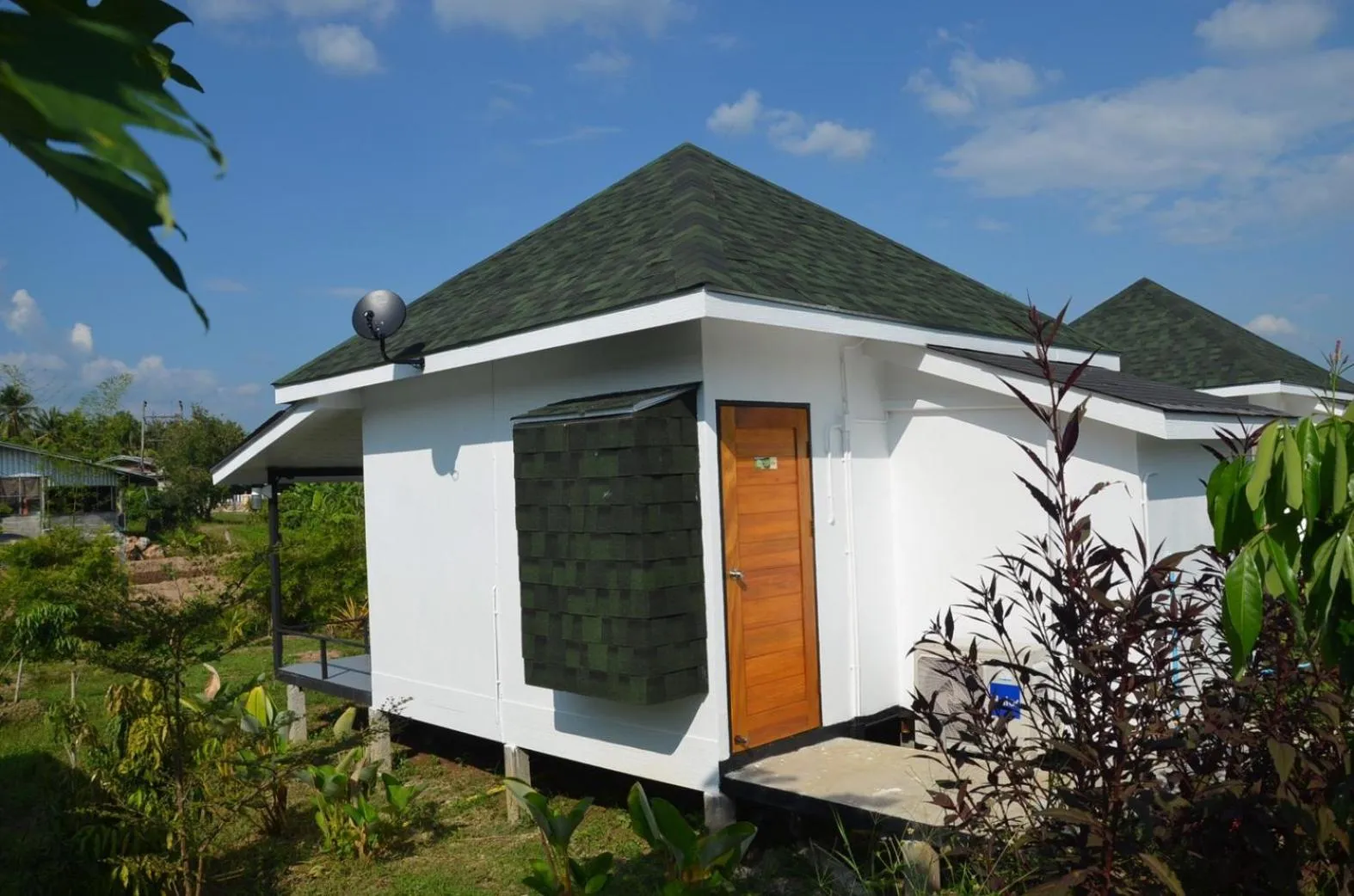 Property building in Nok Chan Mee Na