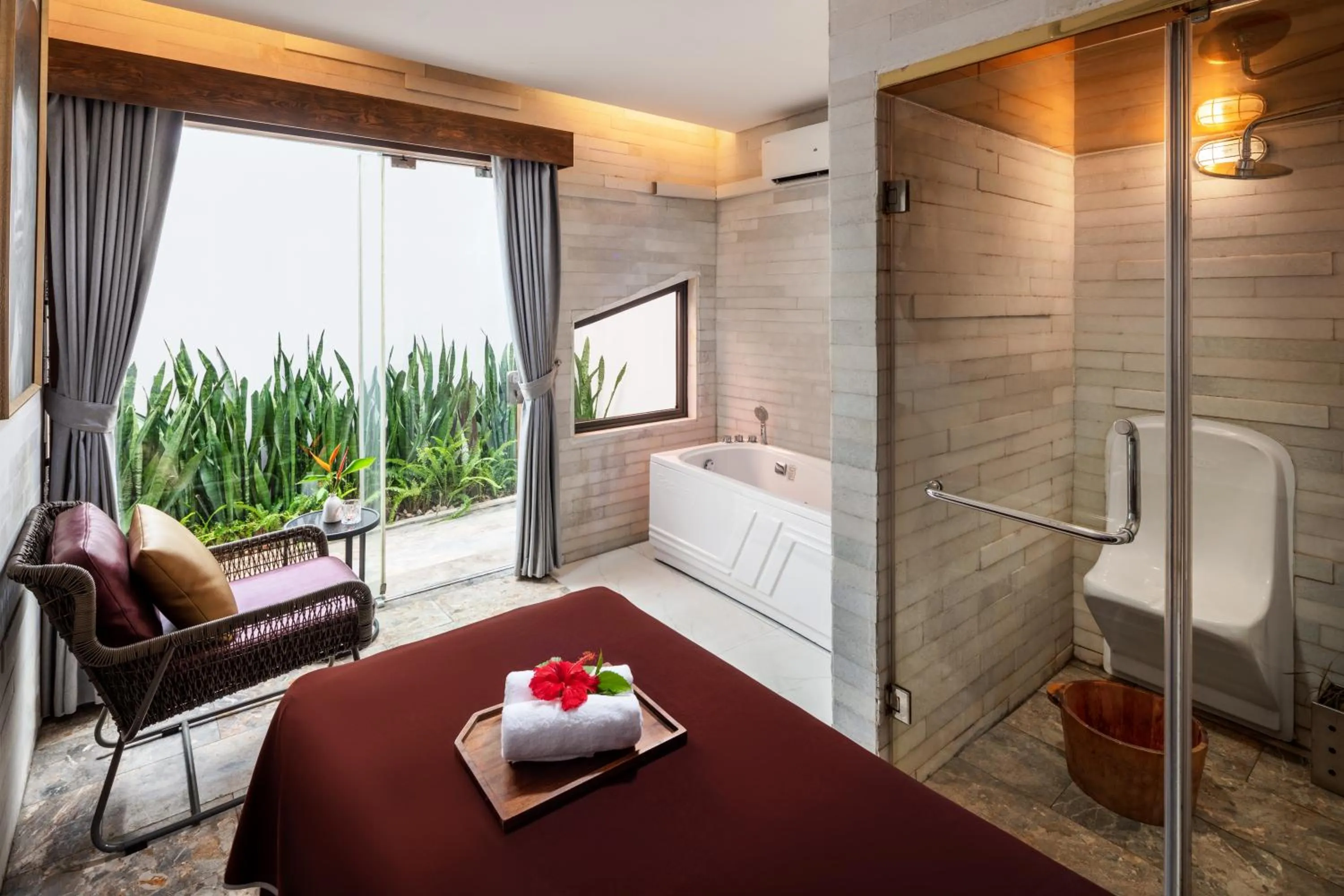 Spa and wellness centre/facilities in Ravatel Luxury Hotel Bac Giang