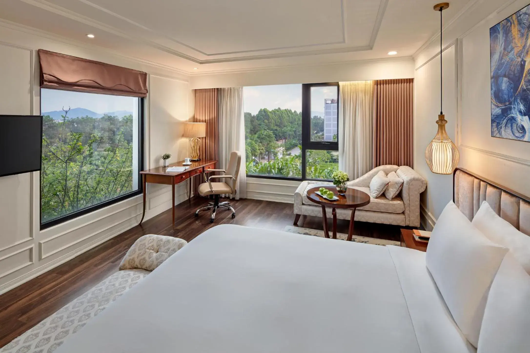 Deluxe Double or Twin Room with City View in Ravatel Luxury Hotel Bac Giang Deluxe Double or Twin Room with City View in Ravatel Luxury Hotel Bac Giang