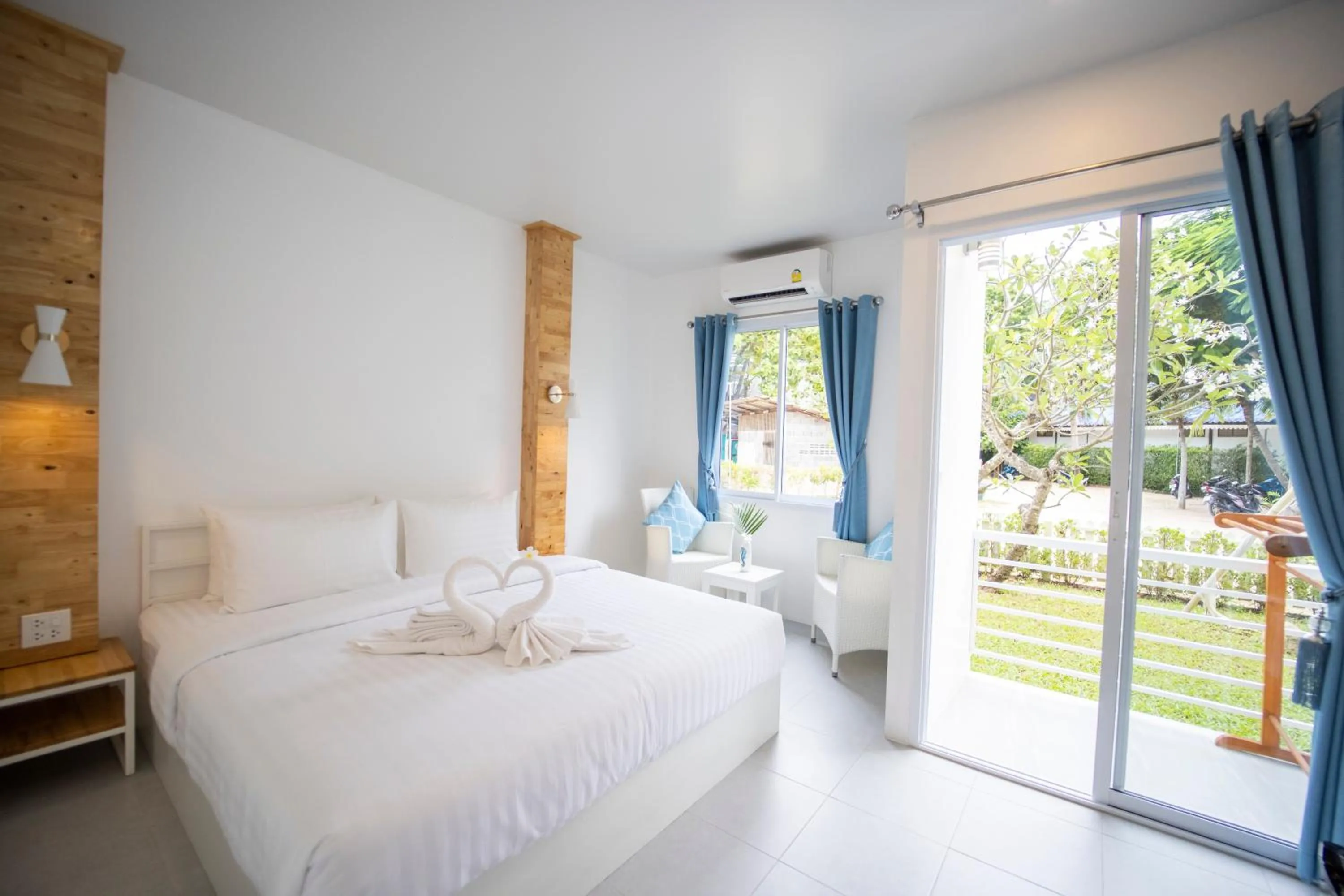 Balcony/Terrace, Bed in Assava Dive Resort - SHA Plus