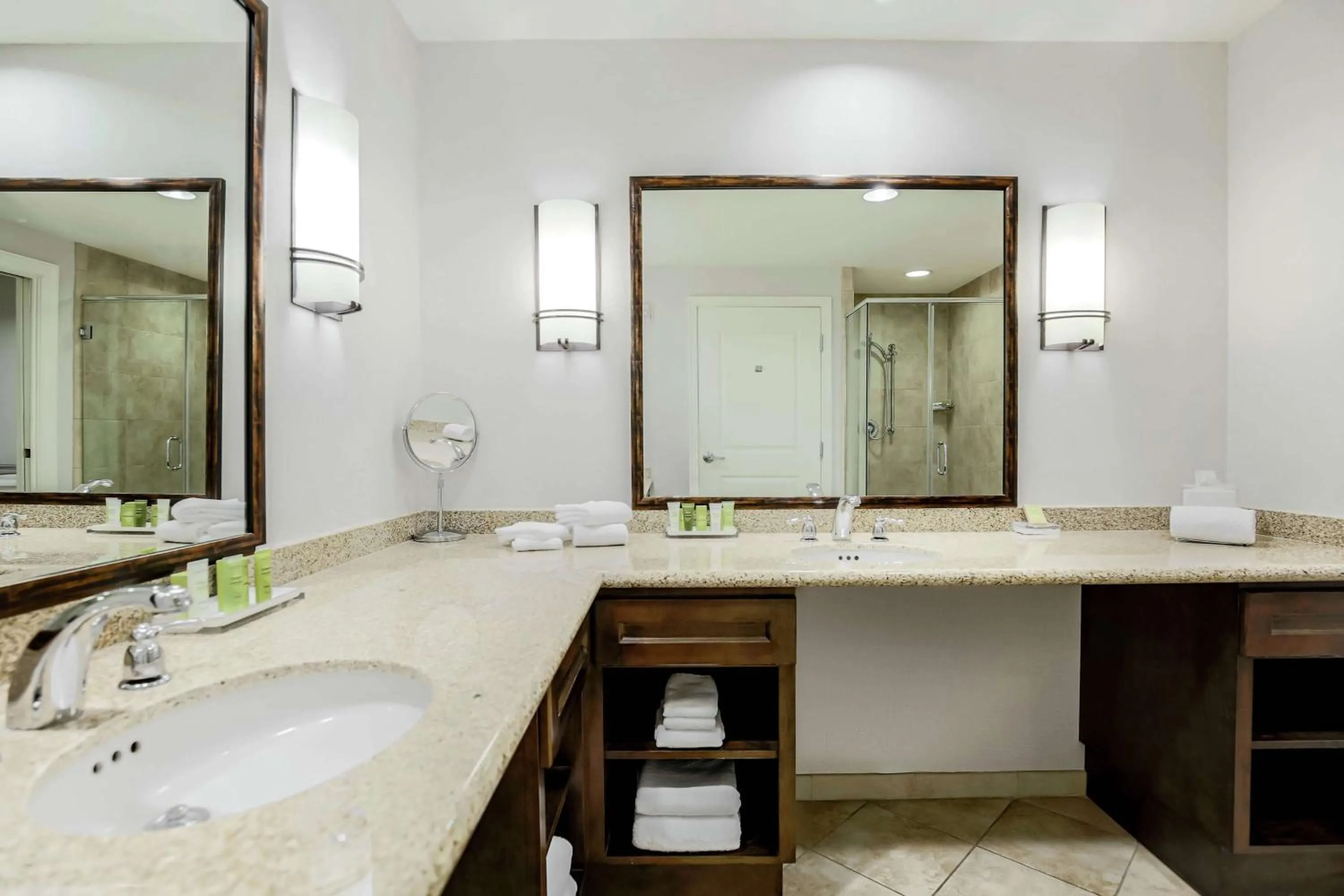 Bathroom in Hilton Phoenix Chandler