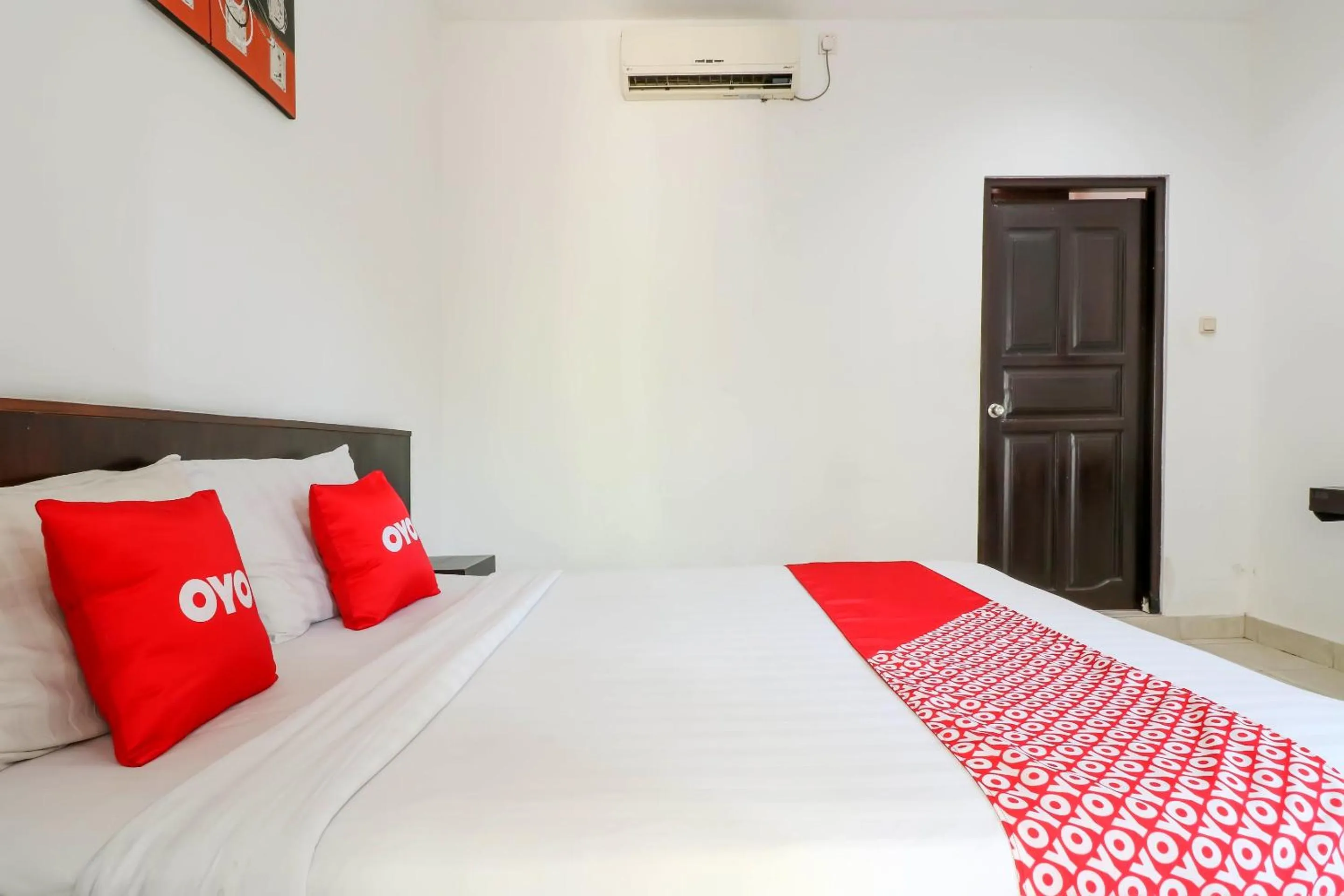 Bedroom, Bed in Capital O 1666 Grand Pudjawan Hotel Near Kuta Beach