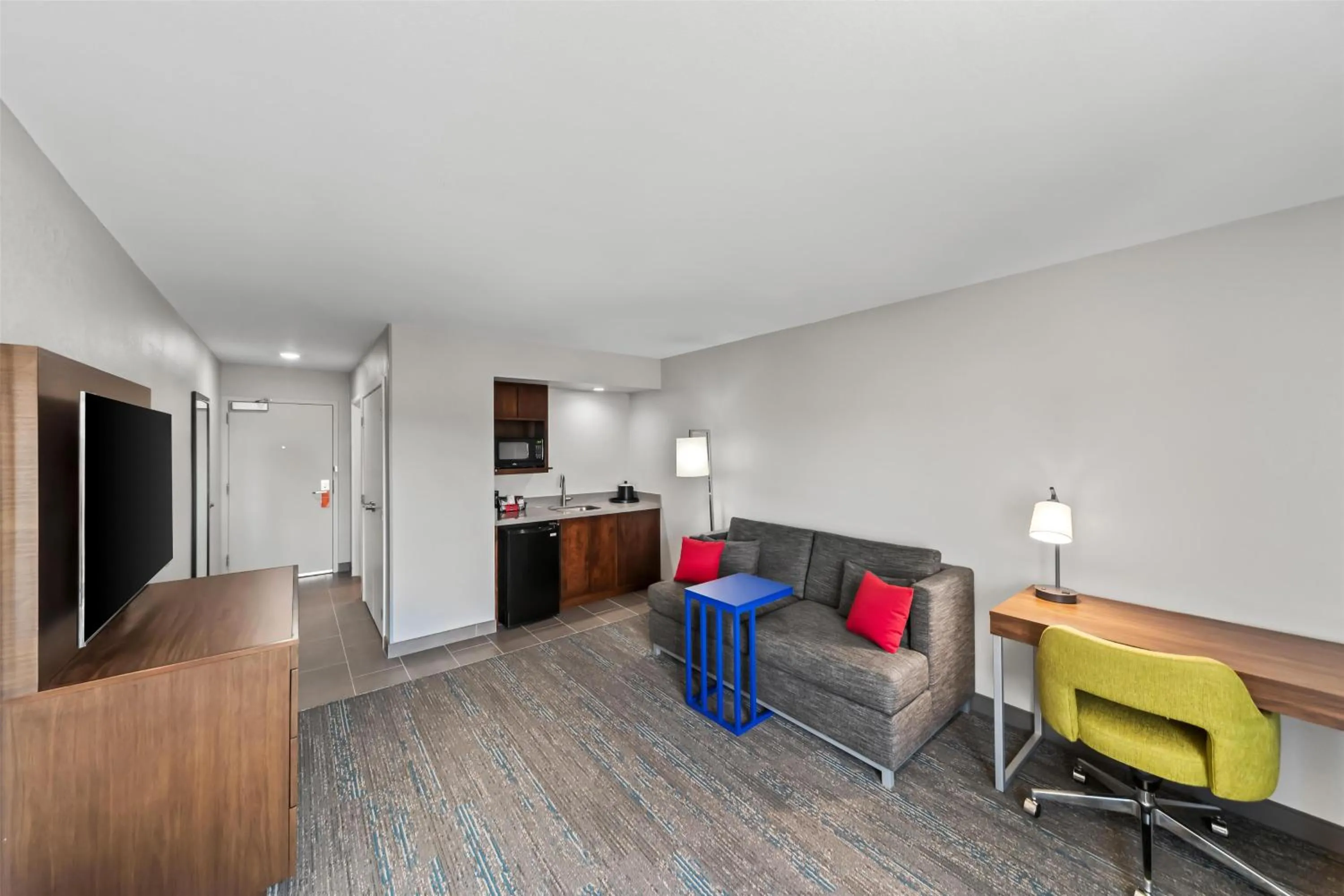 Living room in Hampton by Hilton - North Platte