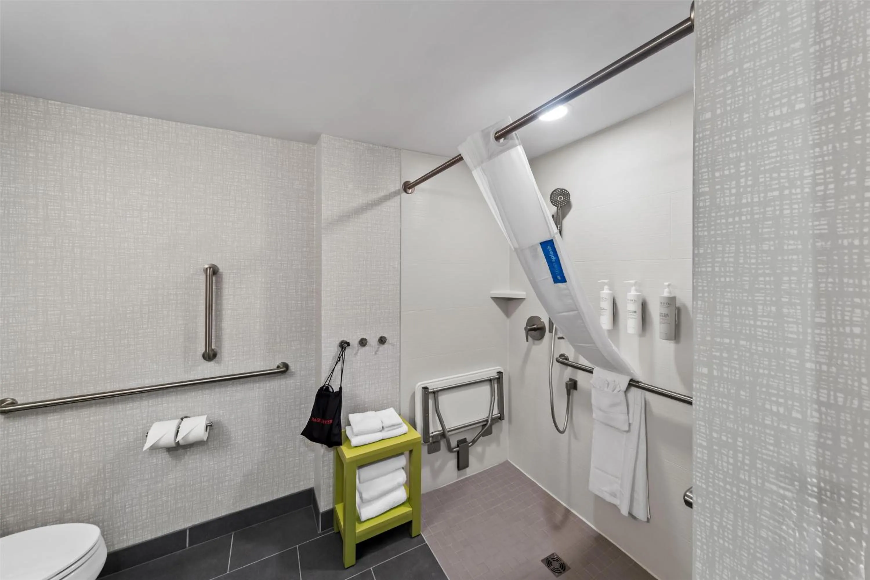 Bathroom in Hampton by Hilton - North Platte