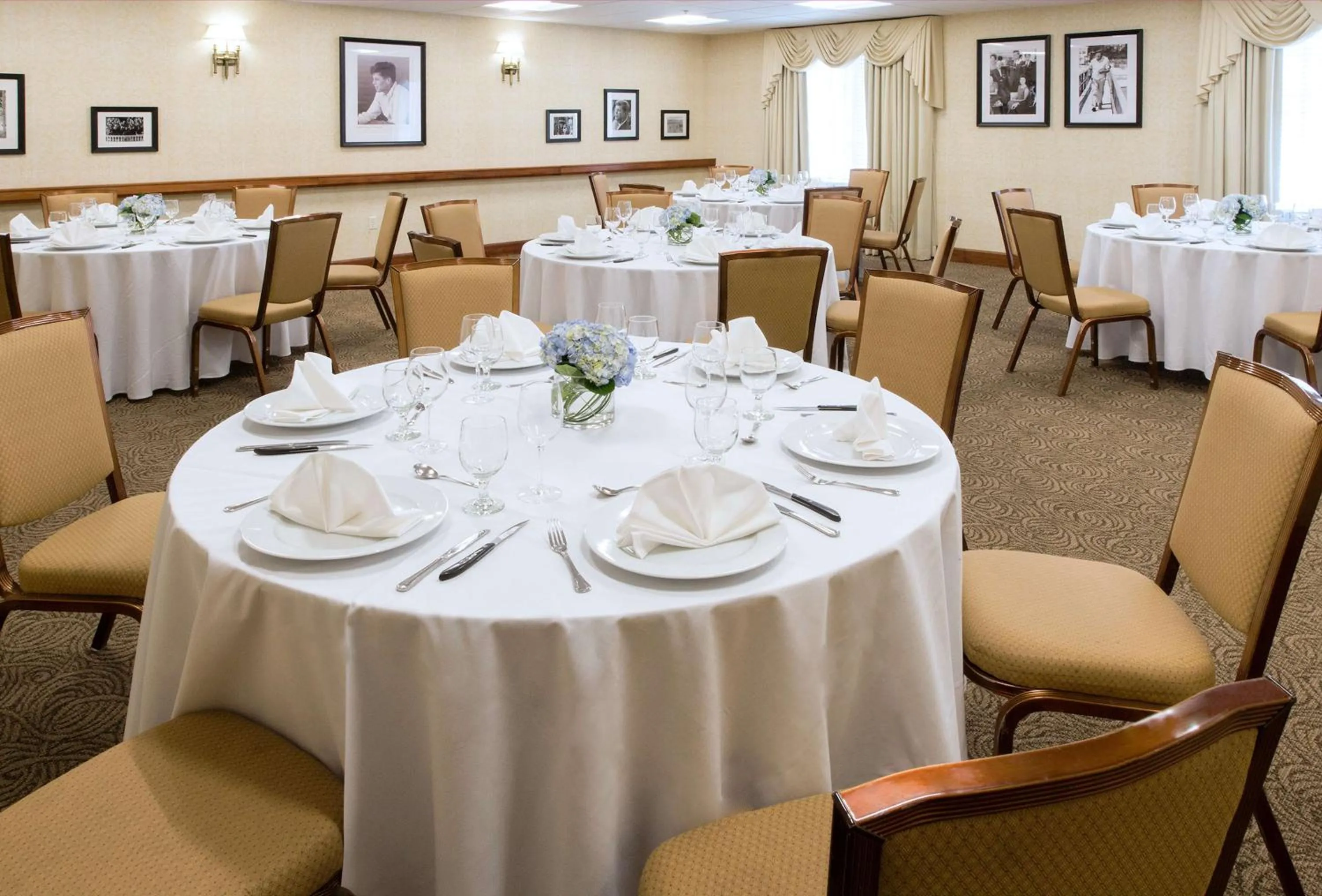 Meeting/conference room in Hampton Inn Boston-Norwood