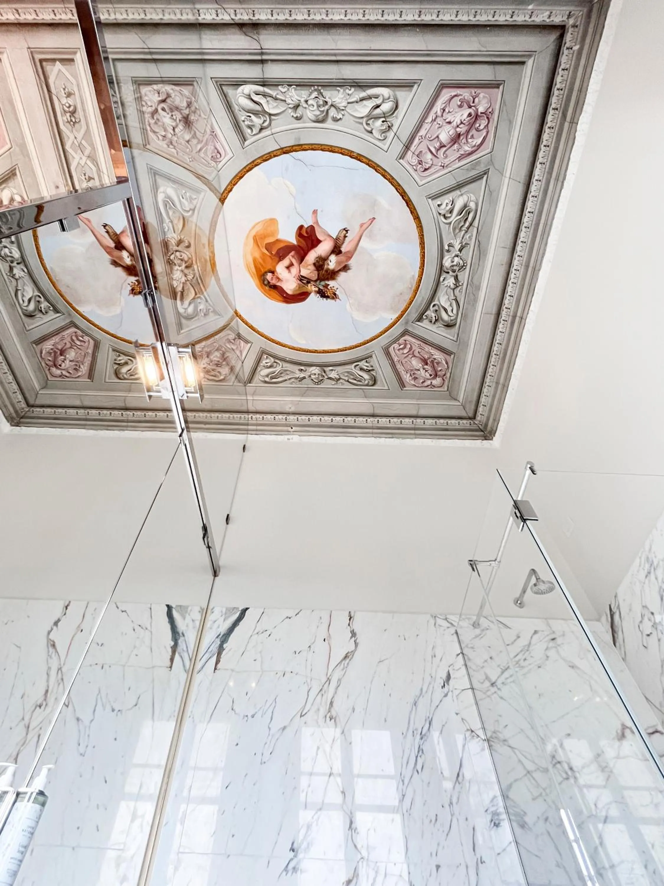 Shower in Hotel la Scala