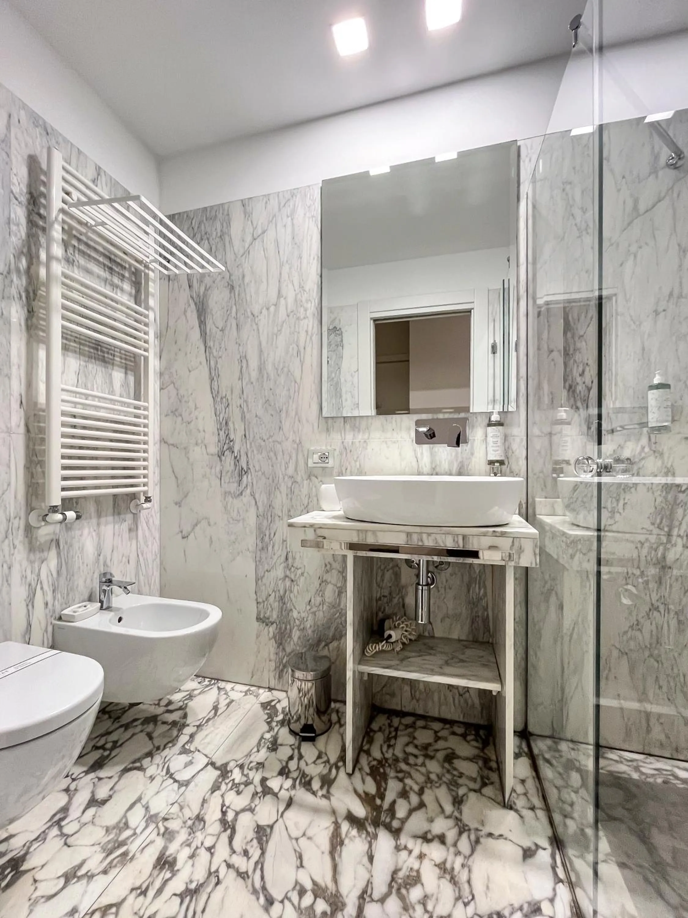 Shower in Hotel la Scala