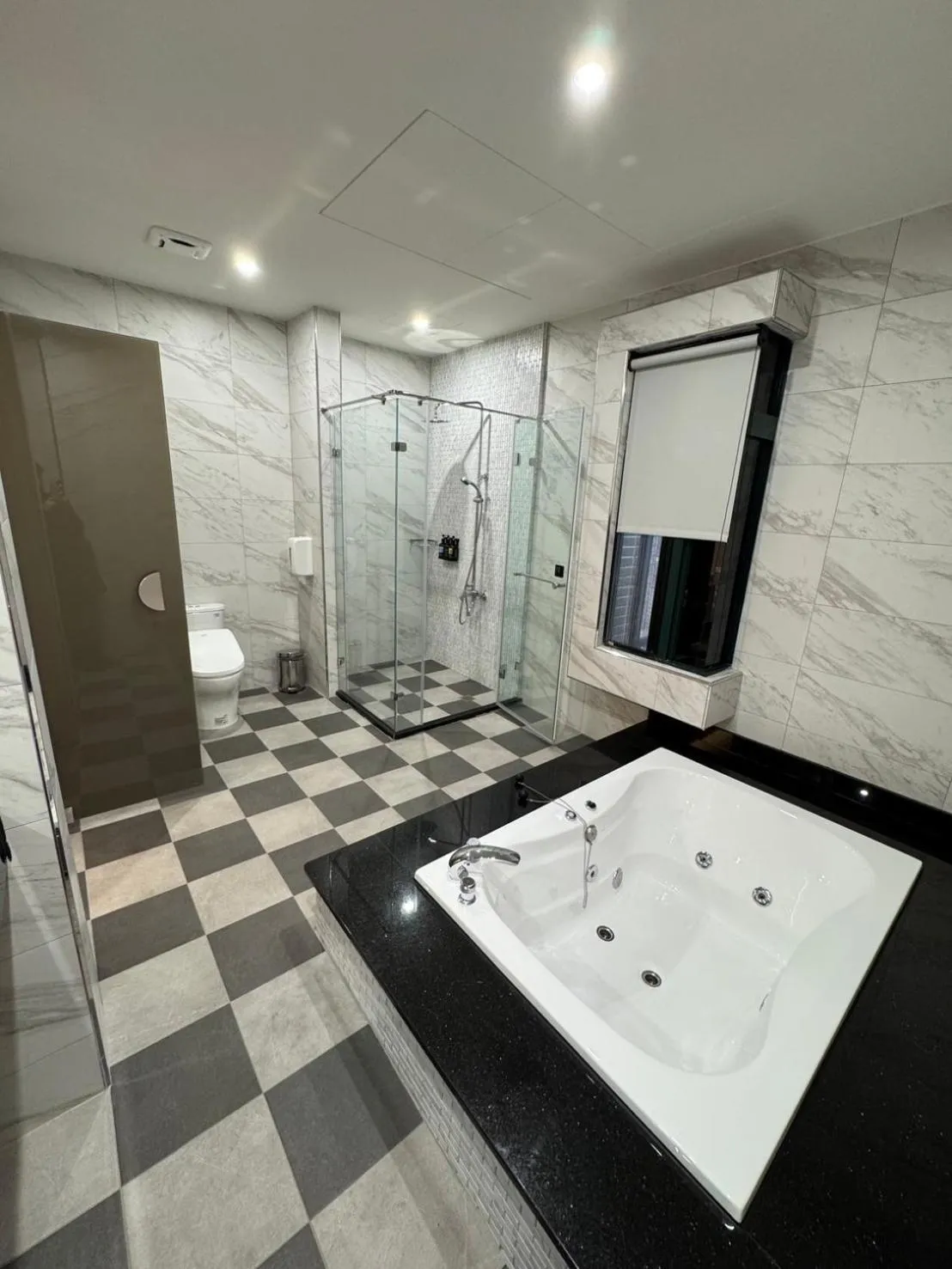 Romantic Code Art Motel