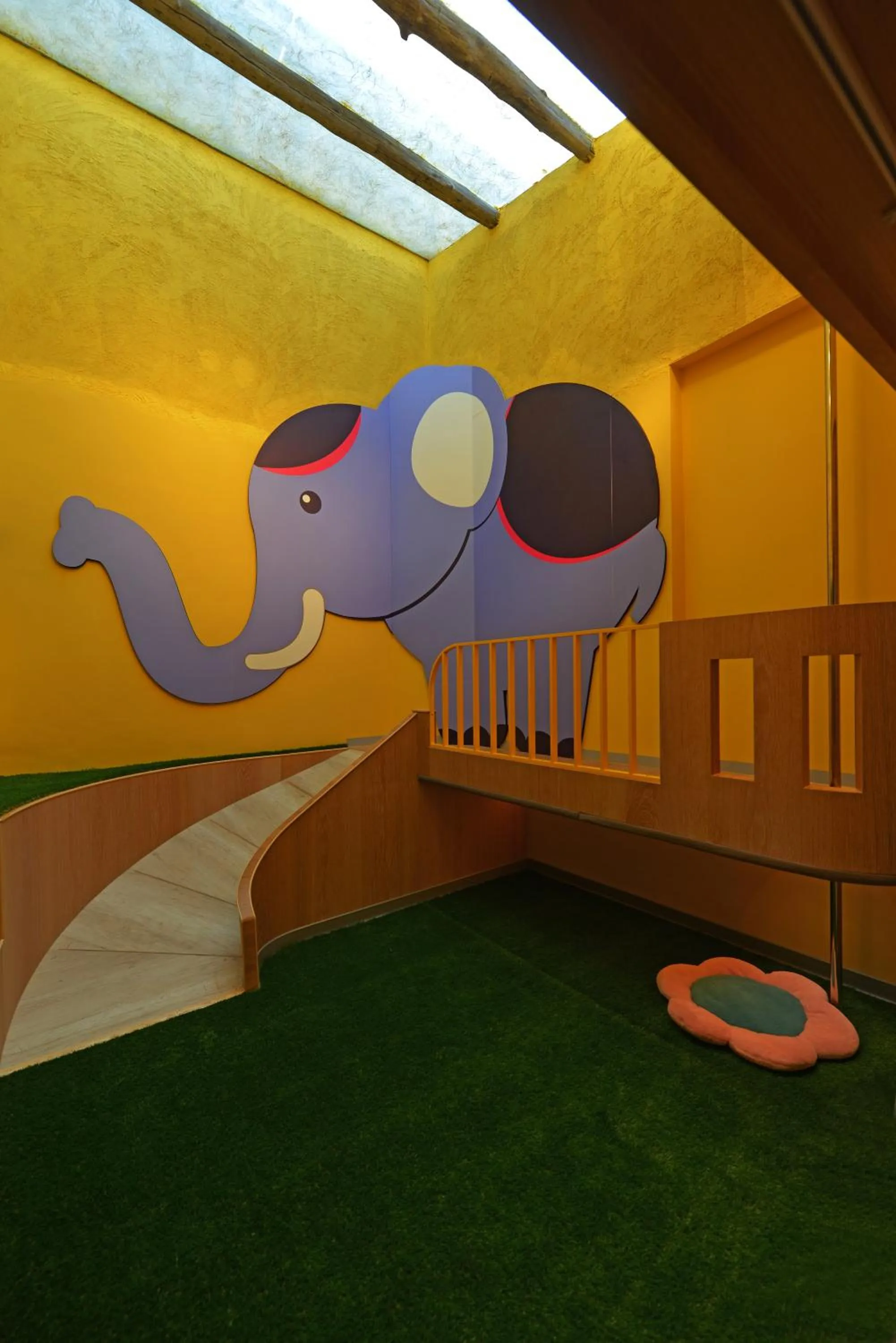 Romantic Code Art Motel