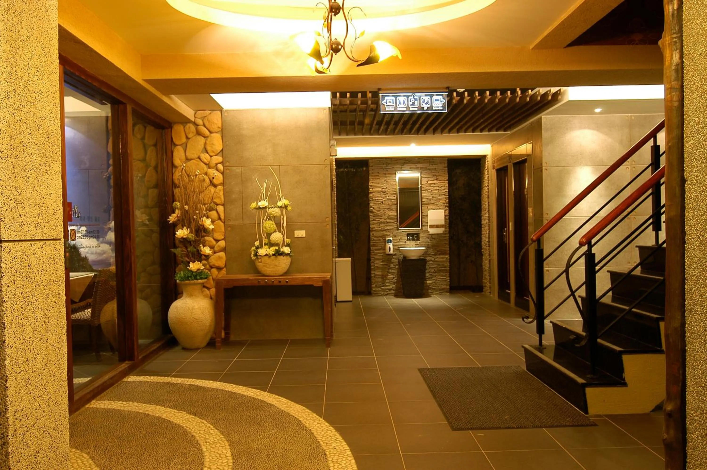 Restaurant/places to eat in Romantic Code Art Motel