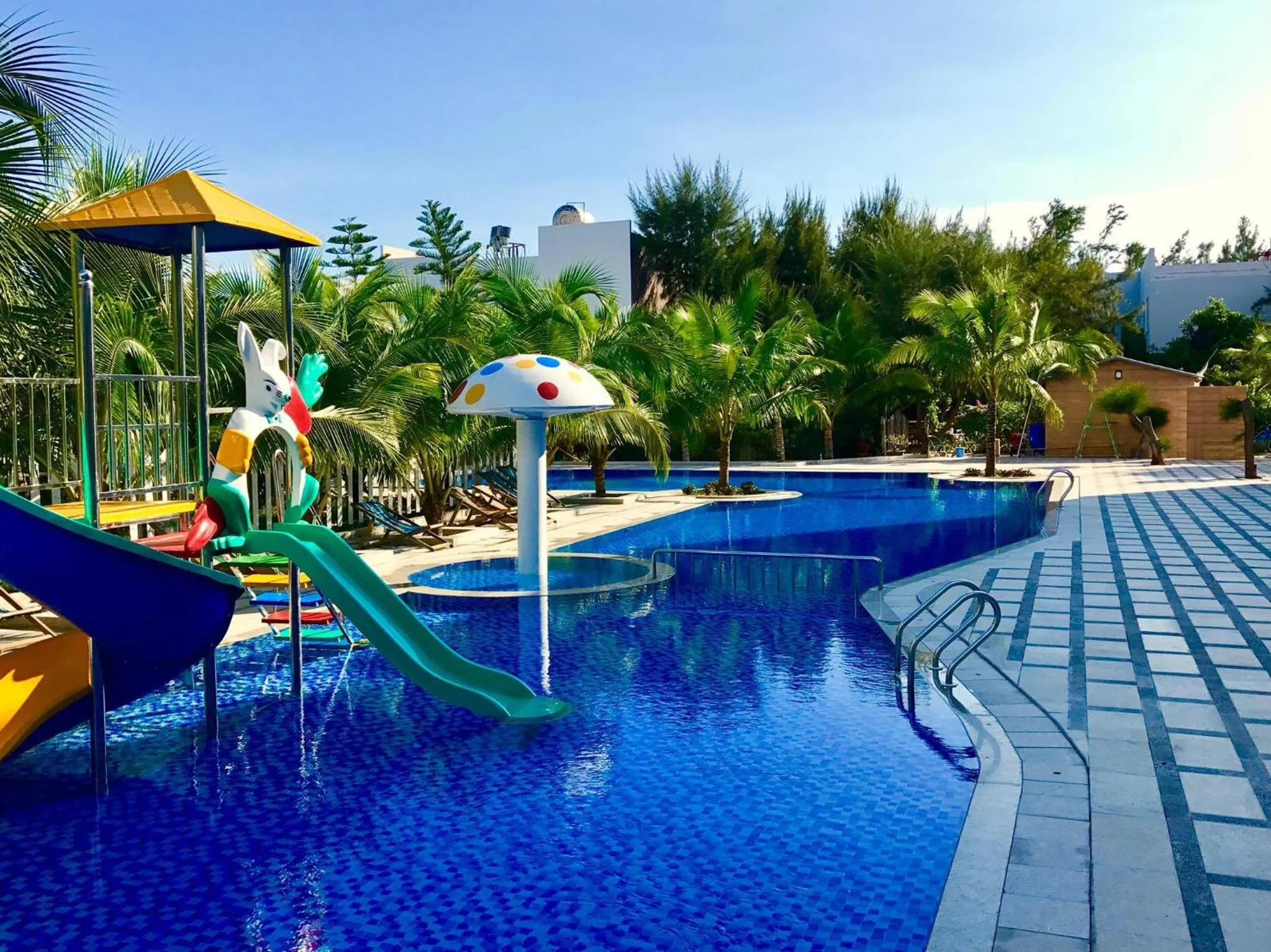 Oceanward Hotel & Resort