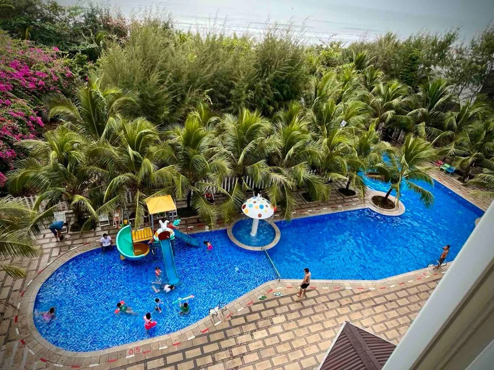 Oceanward Hotel & Resort