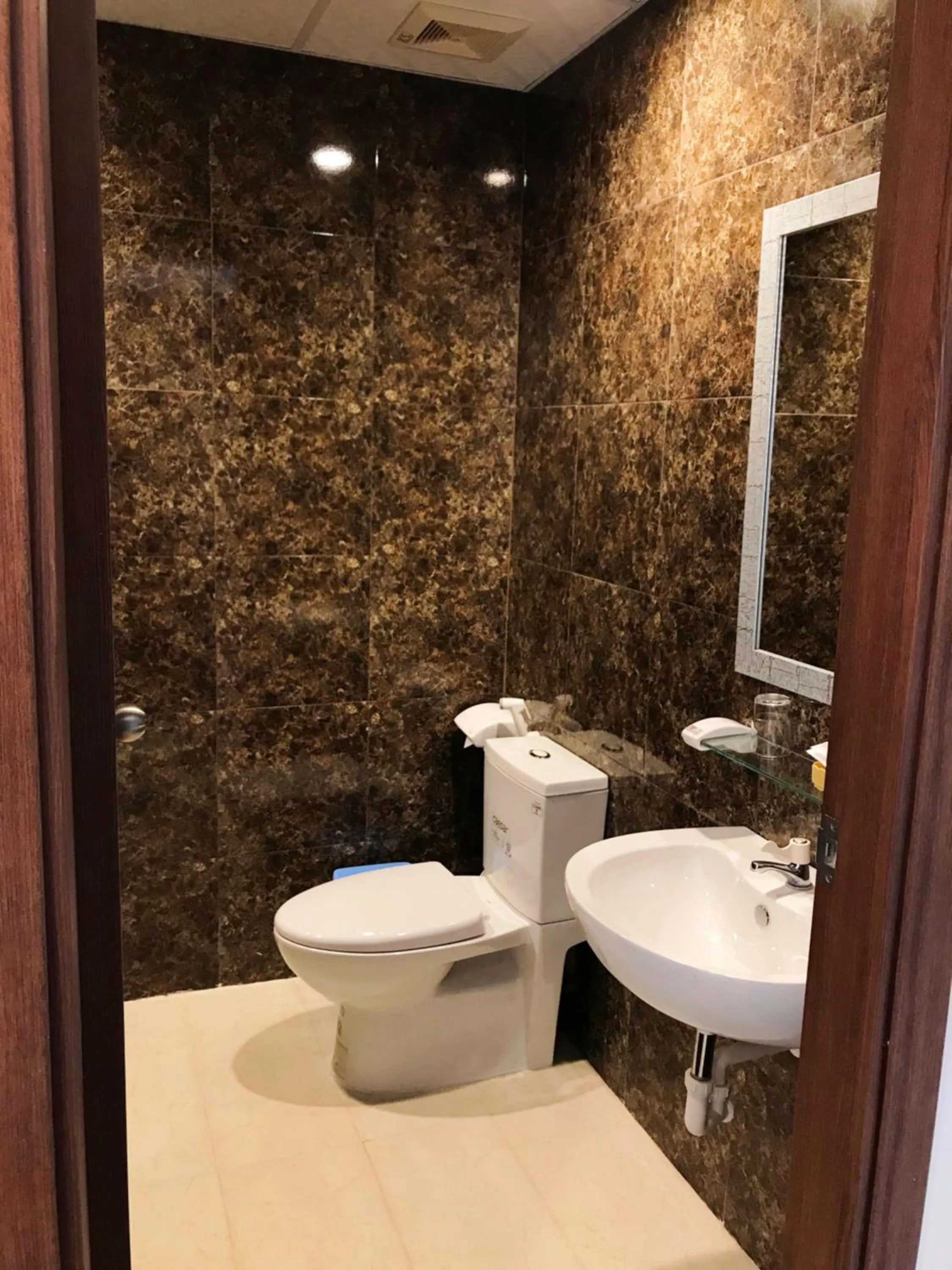 Oceanward Hotel & Resort