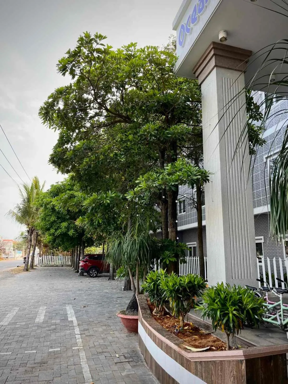 Oceanward Hotel & Resort