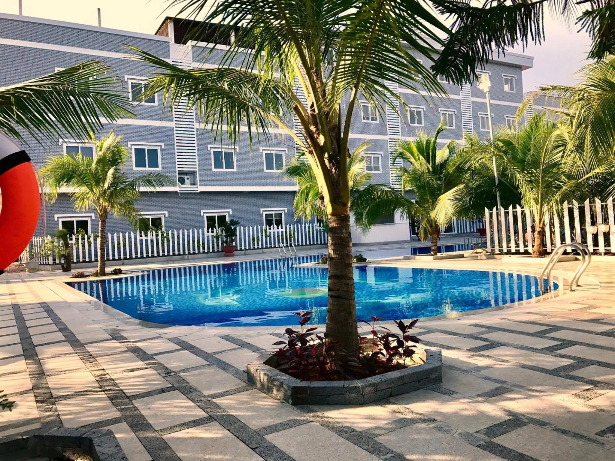 Oceanward Hotel & Resort