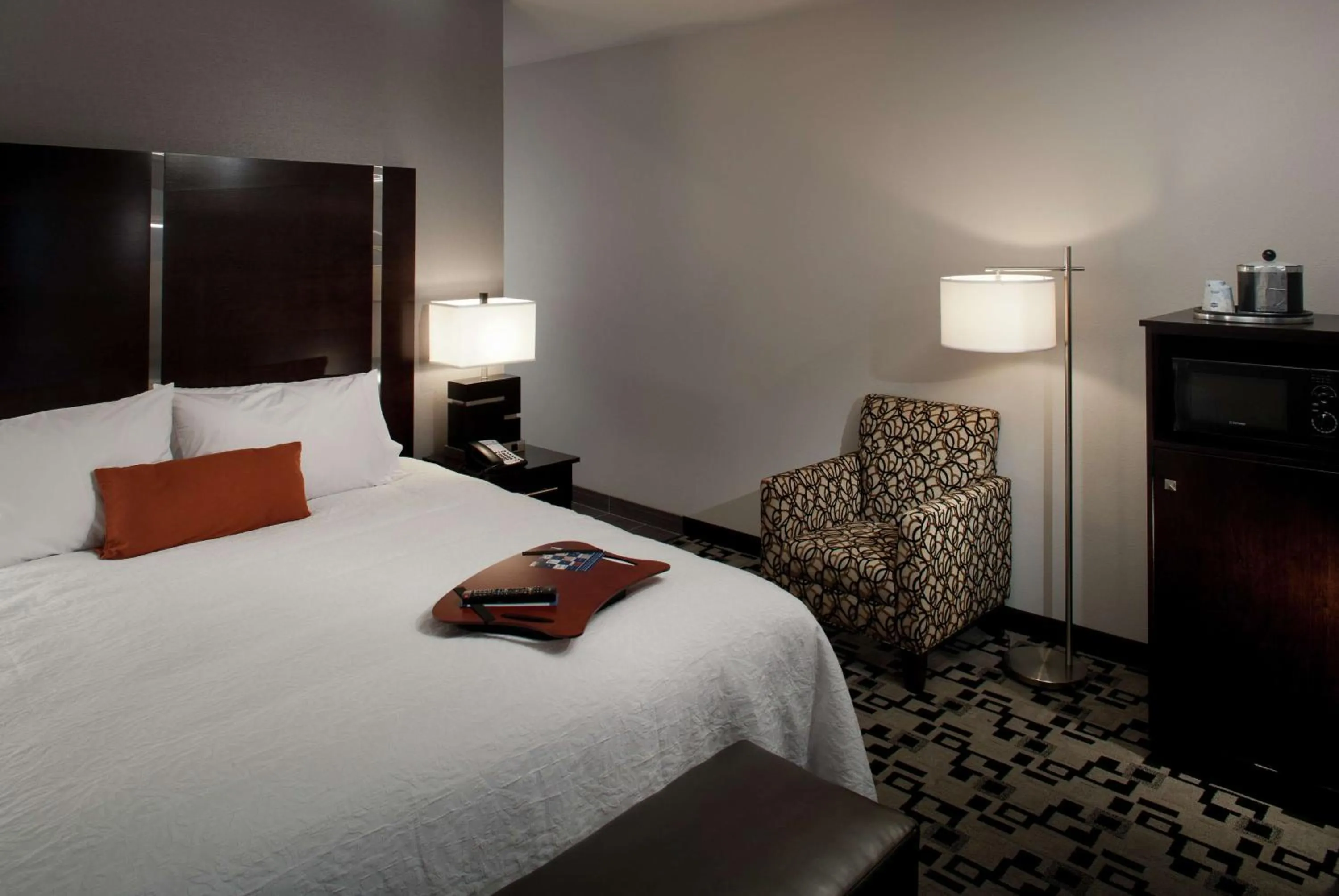 Bed in Hampton Inn and Suites Marksville