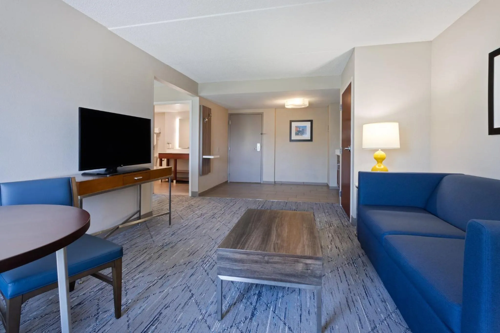 Photo of the whole room in Holiday Inn Express & Suites Cincinnati Riverfront by IHG
