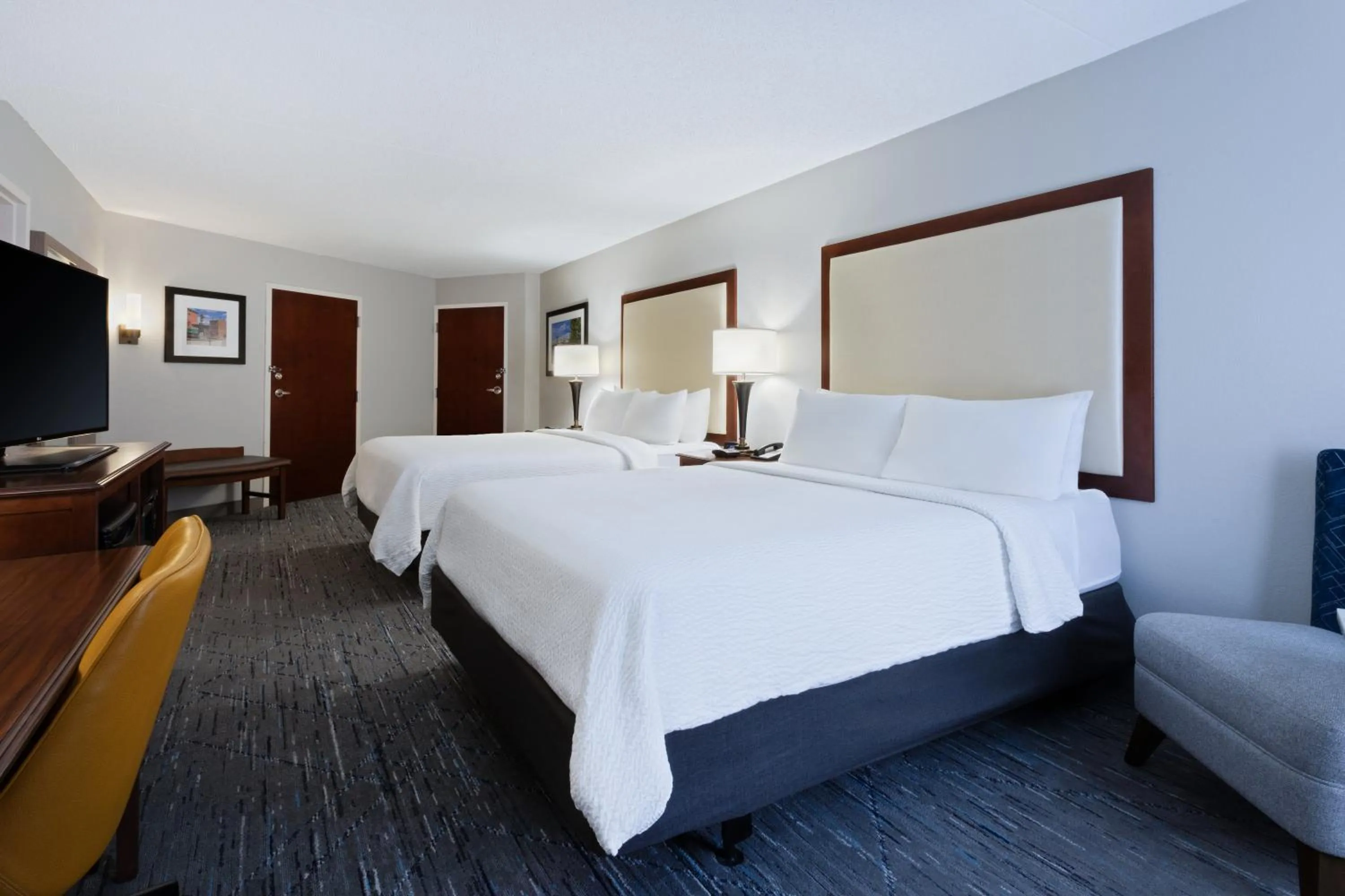 Bedroom, Bed in Holiday Inn Express & Suites Cincinnati Riverfront by IHG