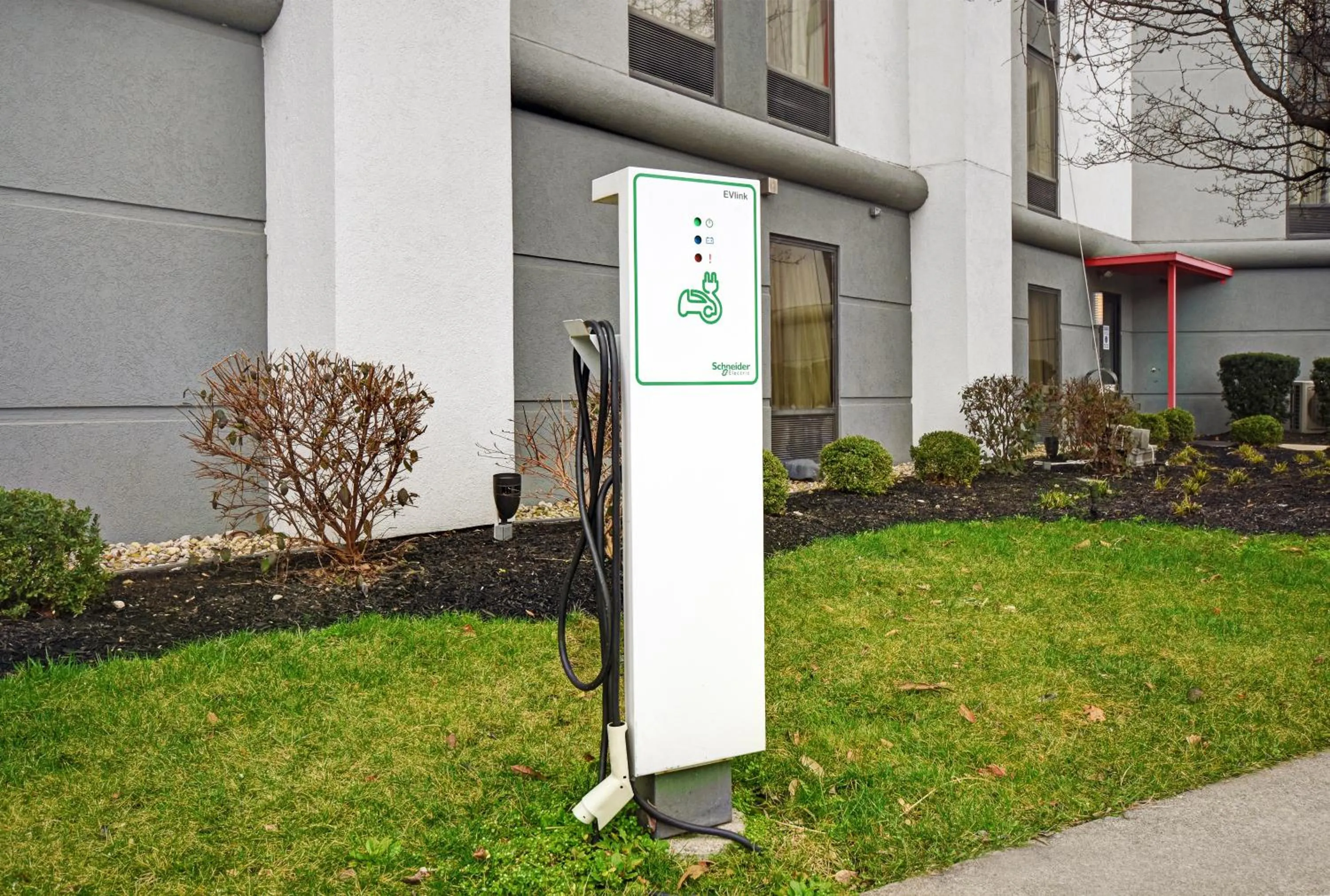 Lobby or reception in Holiday Inn Express & Suites Cincinnati Riverfront by IHG