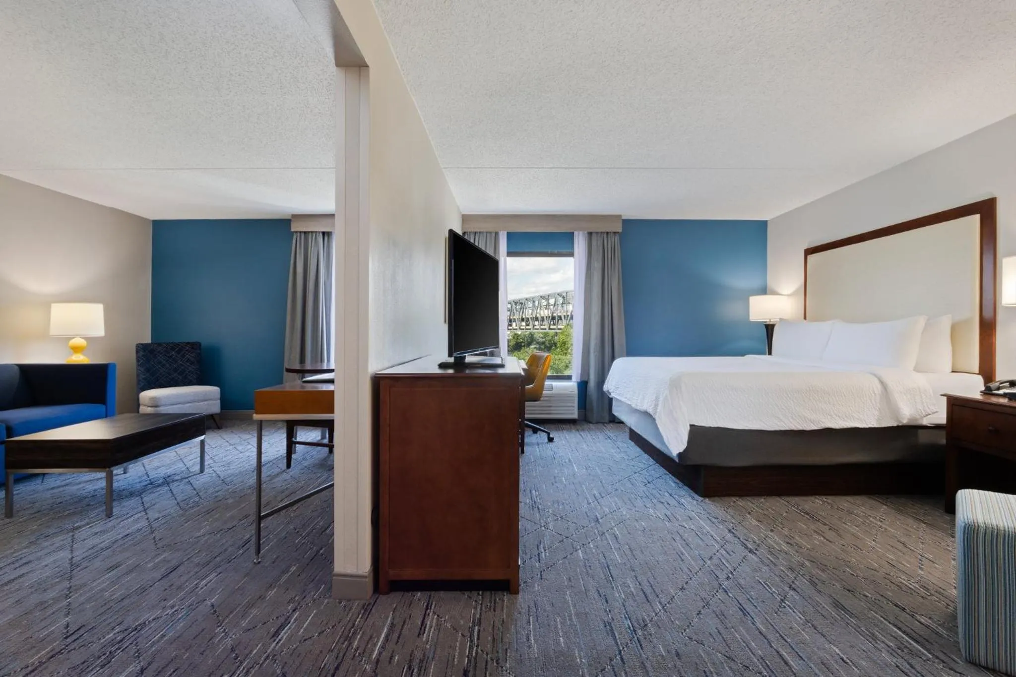 Photo of the whole room, Bed in Holiday Inn Express & Suites Cincinnati Riverfront by IHG