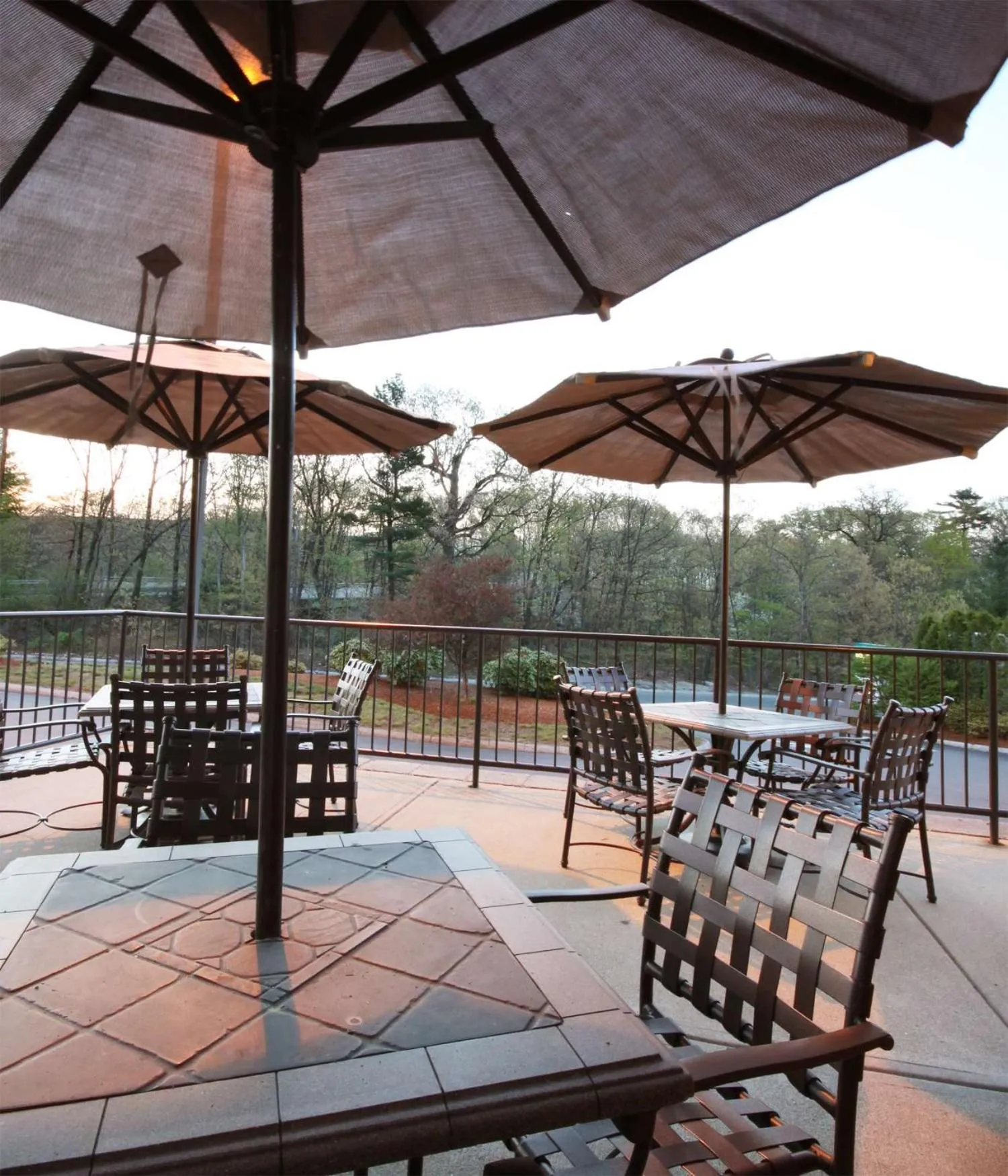 Property building in Hampton Inn Boston/Peabody