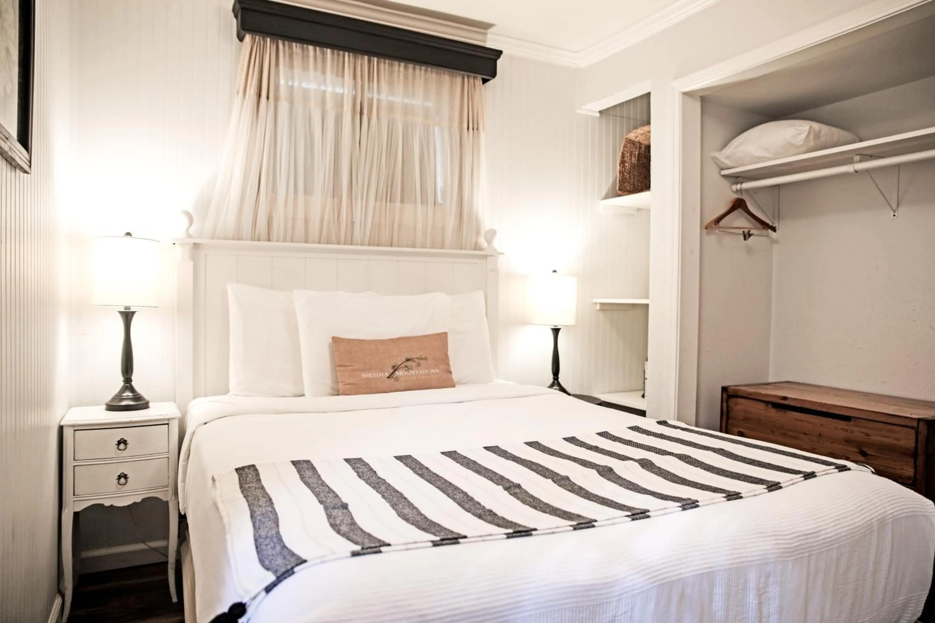 Bed in Sierra Mountain Inn