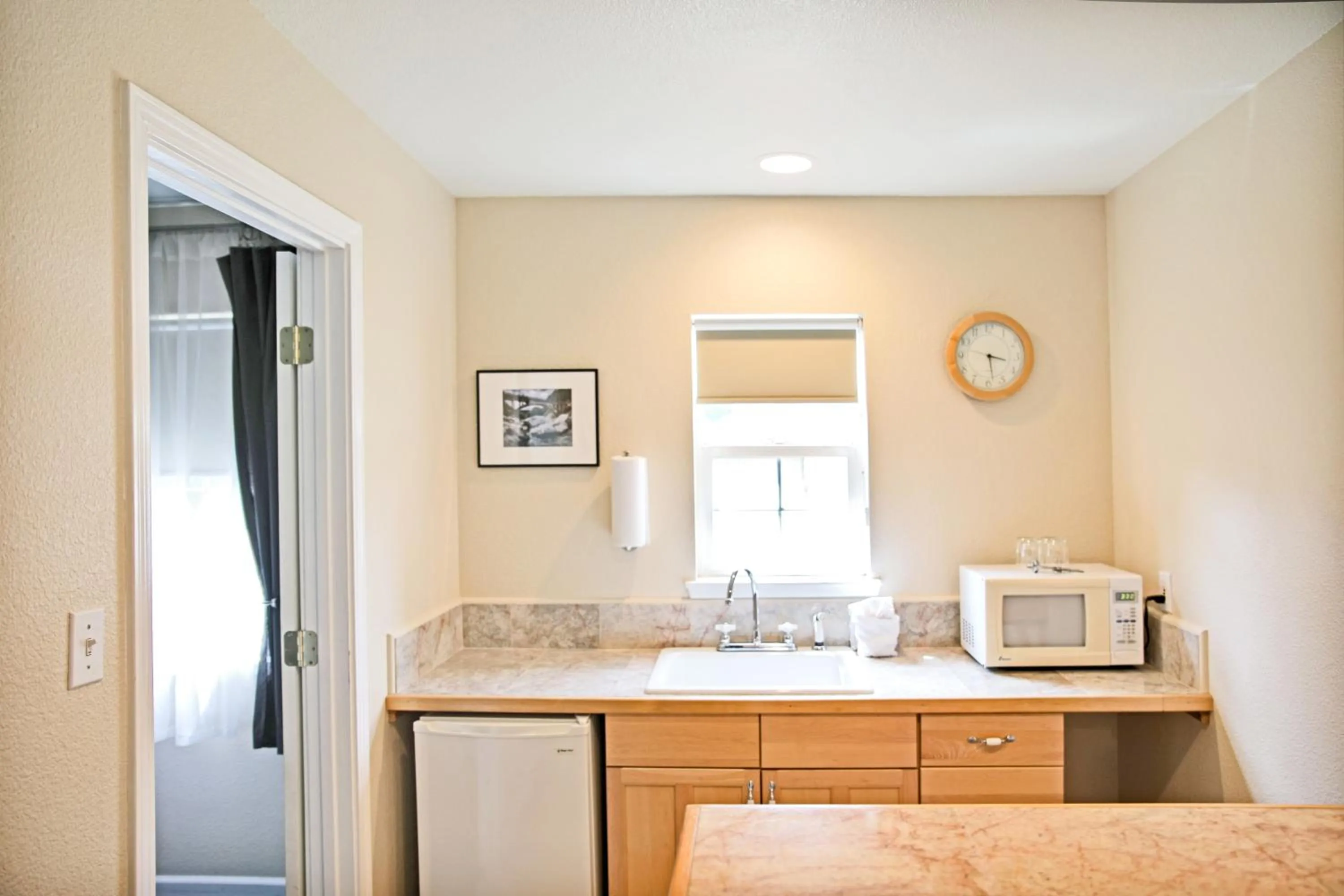 Kitchen or kitchenette in Sierra Mountain Inn