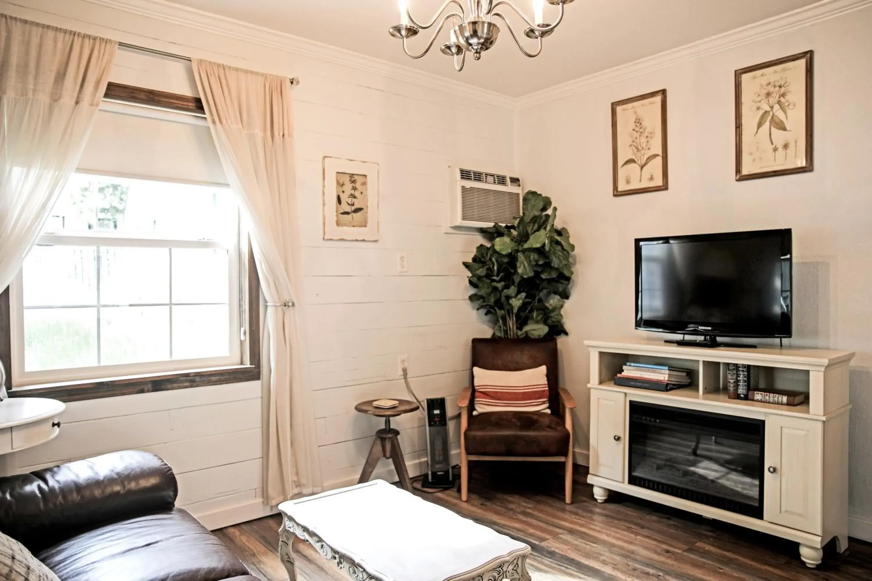 Cottage with Garden View in Sierra Mountain Inn Cottage with Garden View in Sierra Mountain Inn