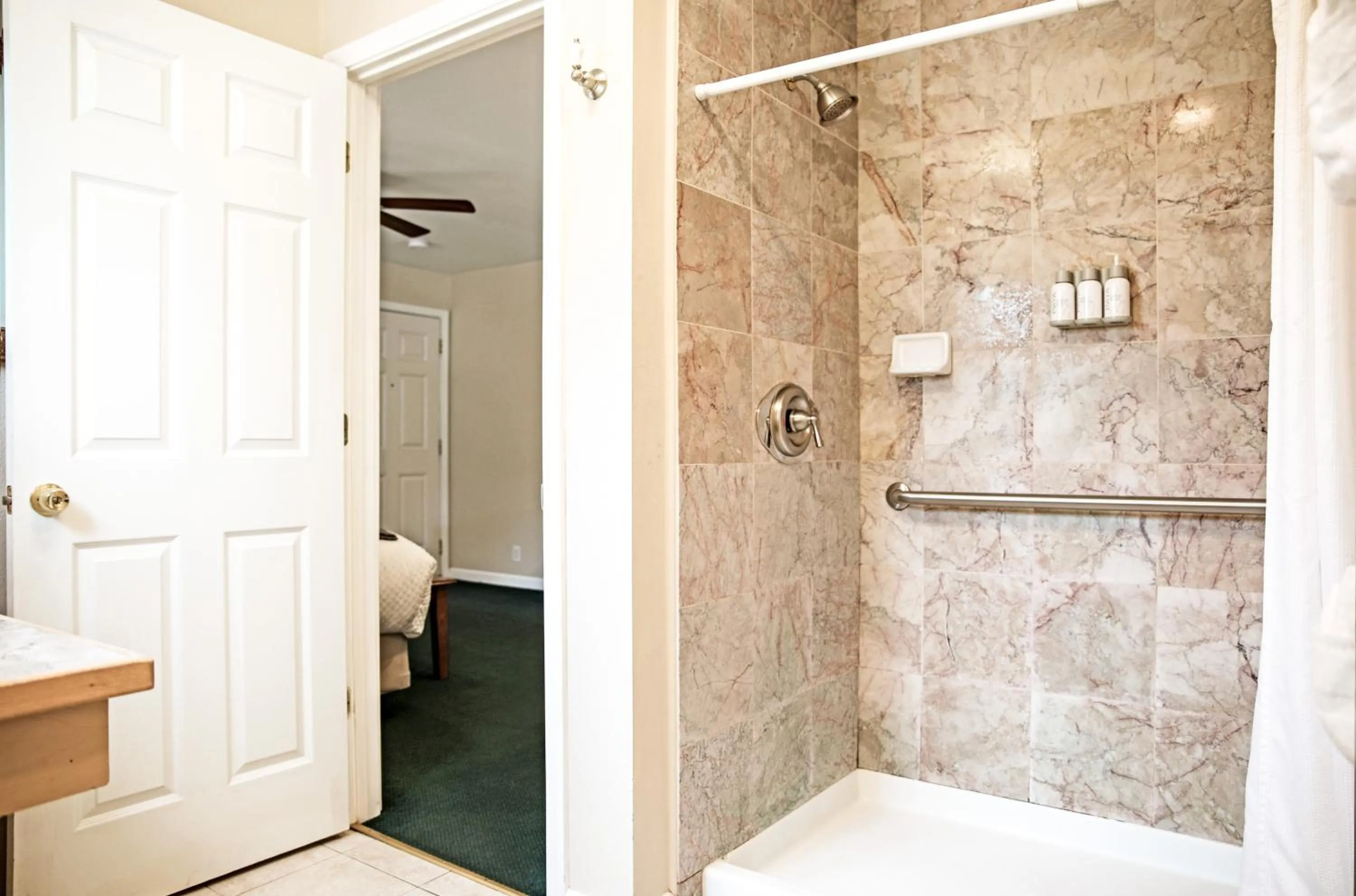 Shower in Sierra Mountain Inn